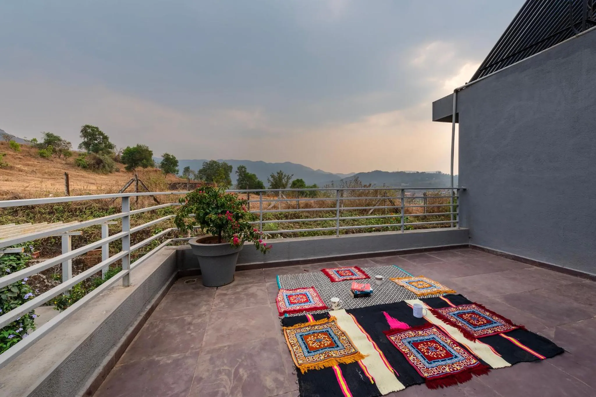 4 Bed Villa - Sleeps 8 - Private Pool - Mtn Views