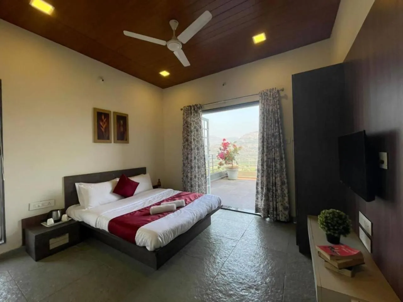 Bed in 4 Bed Villa - Sleeps 8 - Private Pool - Mtn Views