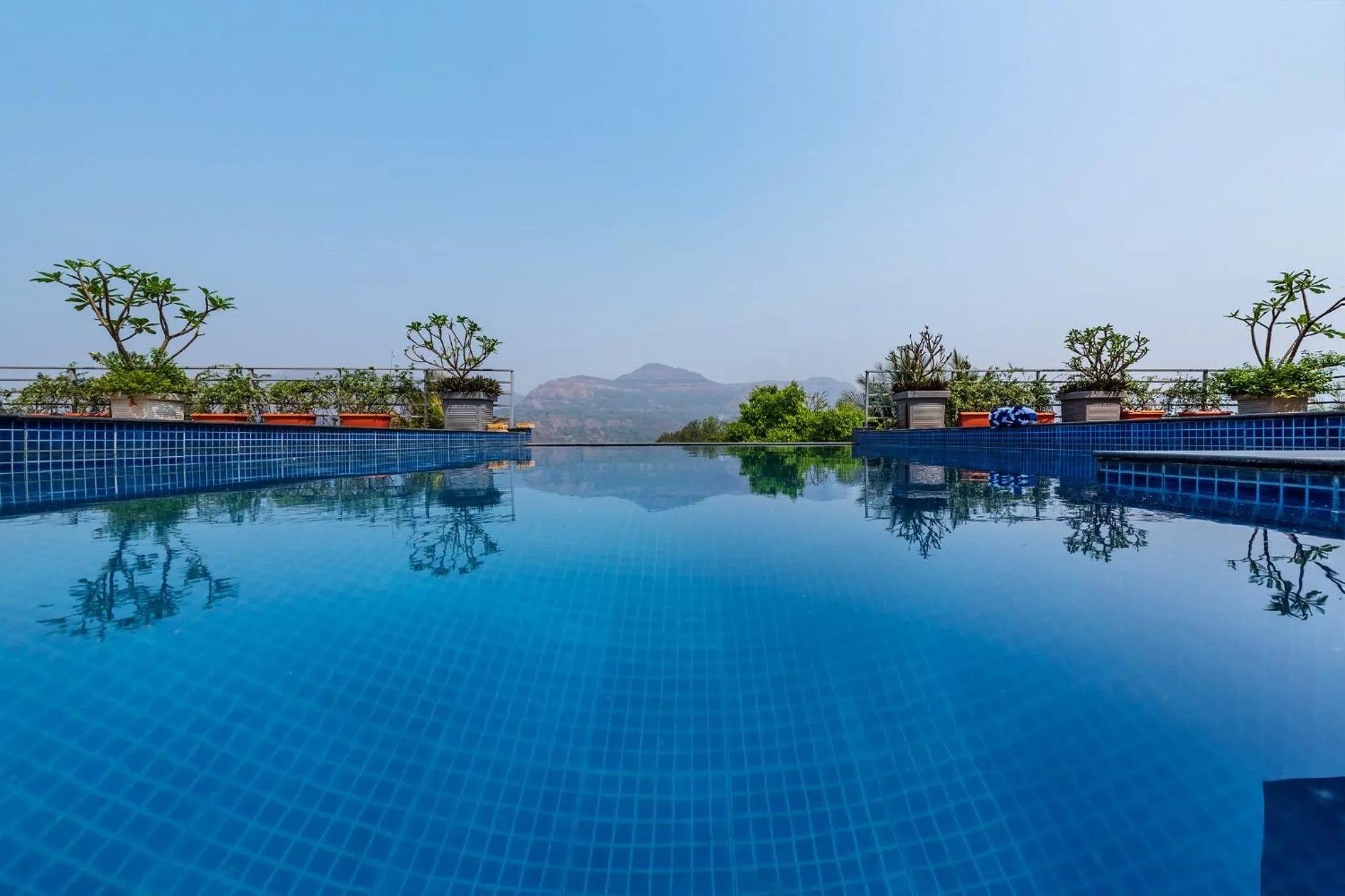 4 Bed Villa - Sleeps 8 - Private Pool - Mtn Views