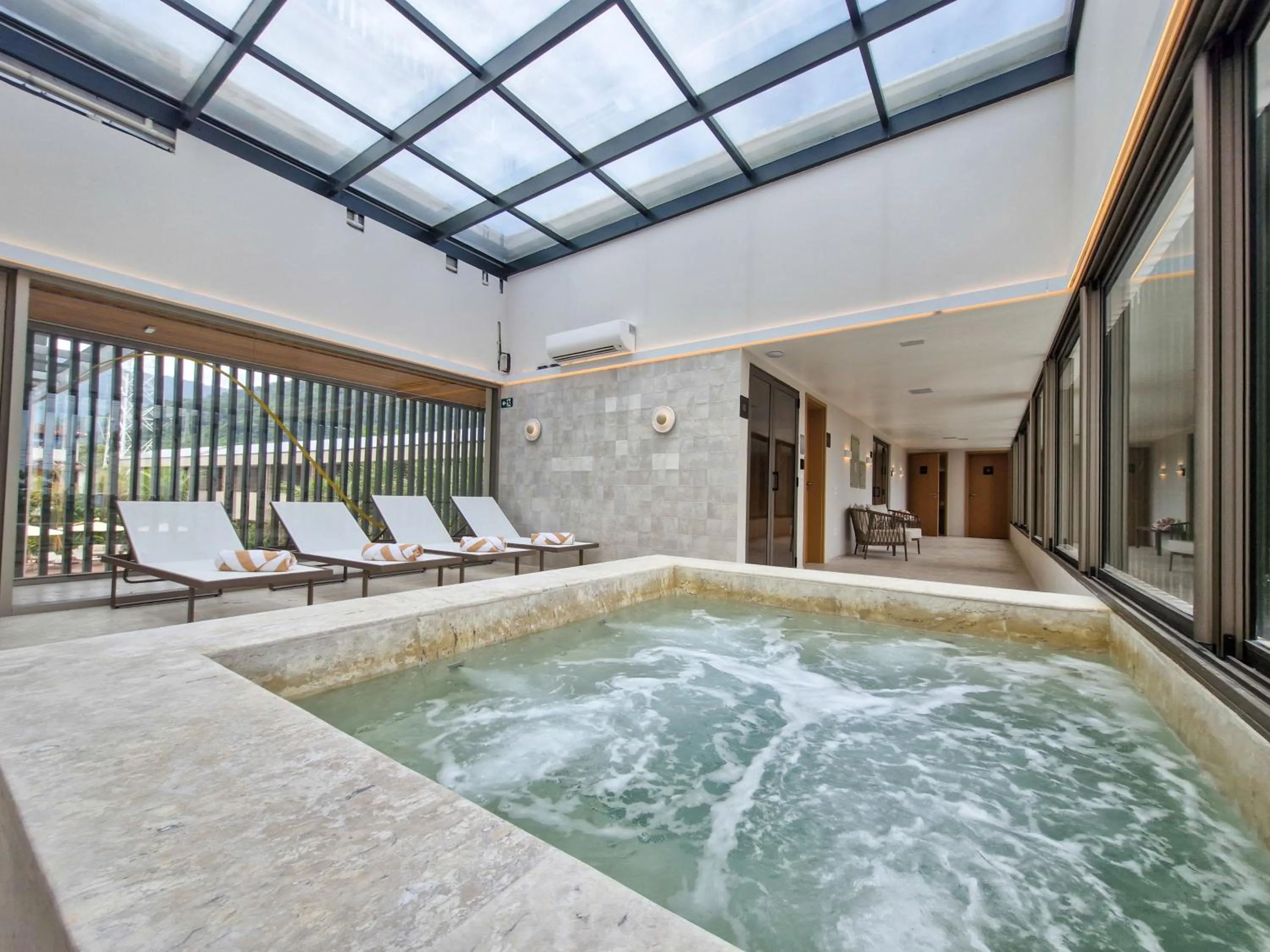 Duke Beach Hotel Maresias