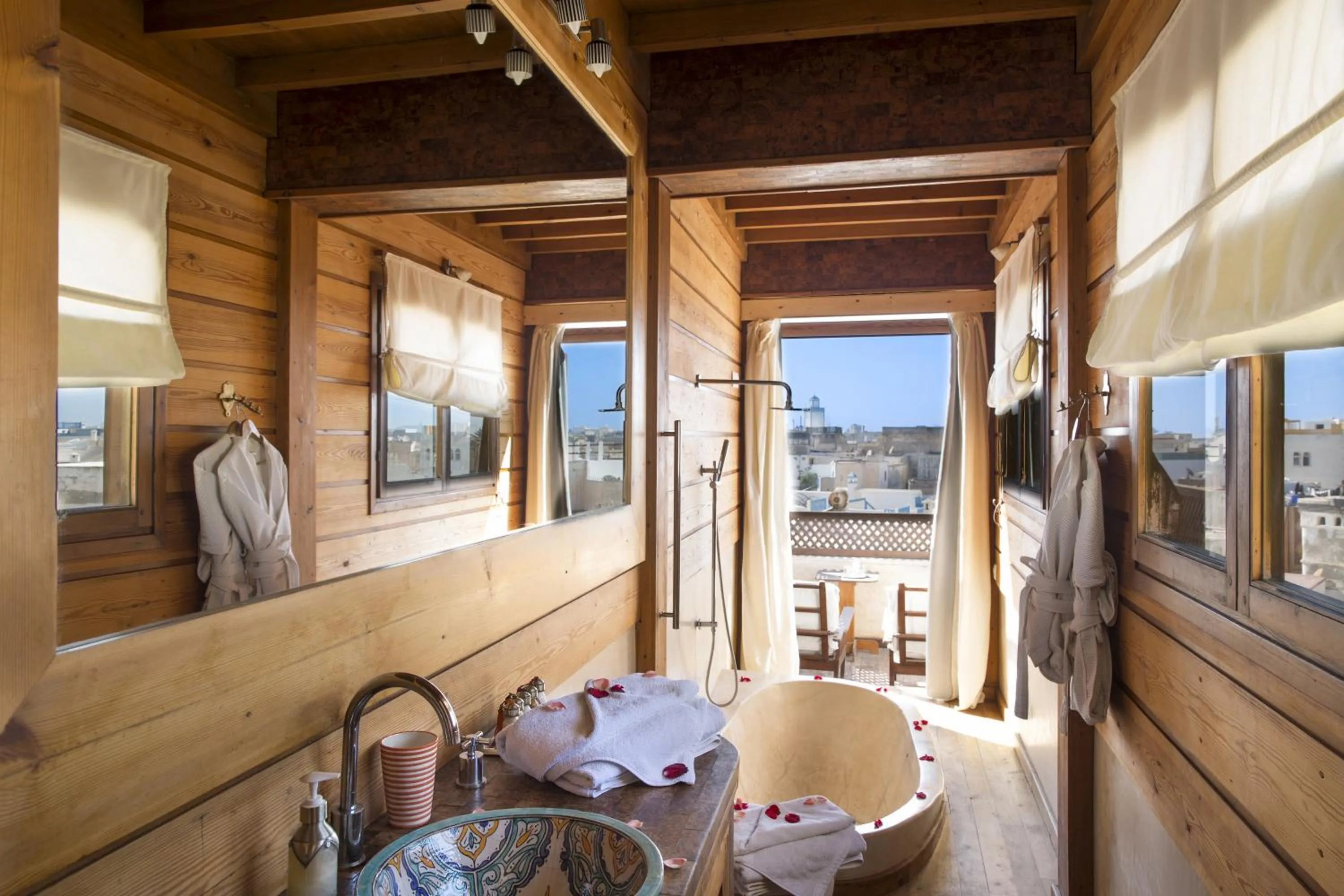 Shower in Riad Chbanate