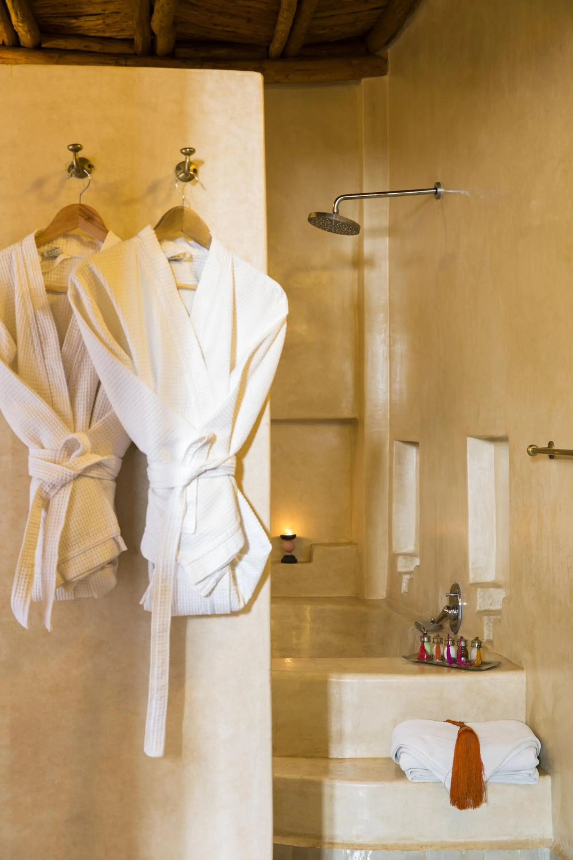 Shower in Riad Chbanate