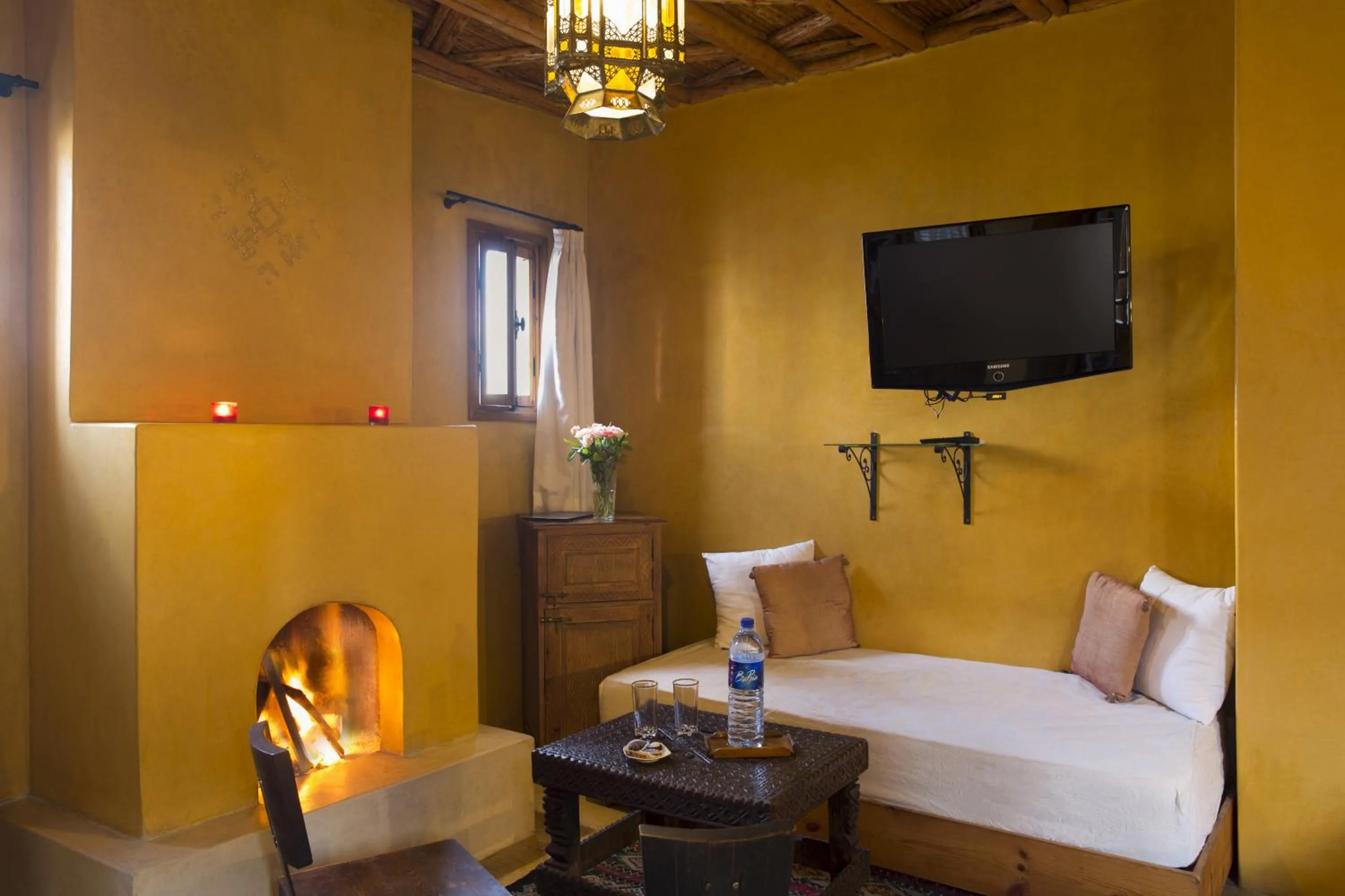 Day, Bed in Riad Chbanate