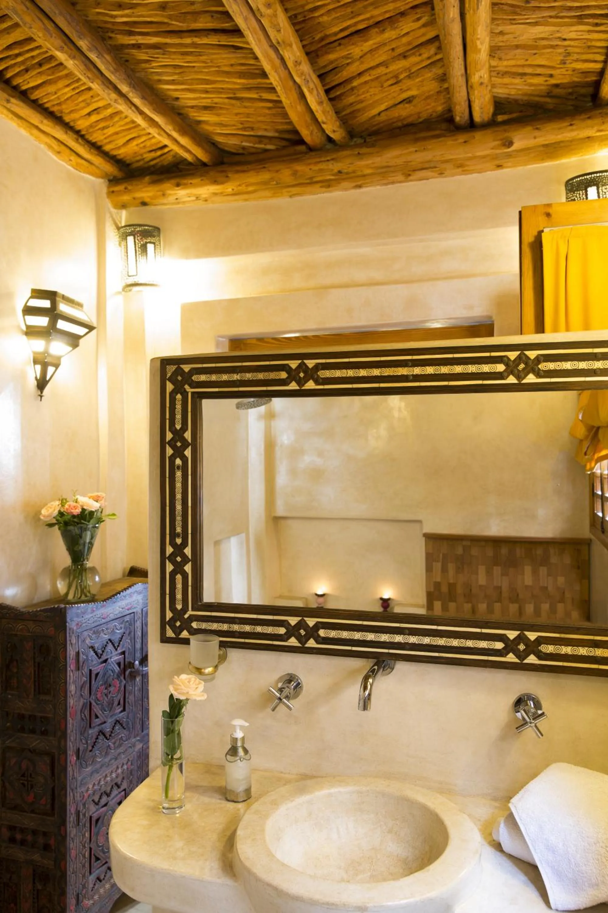 Shower in Riad Chbanate