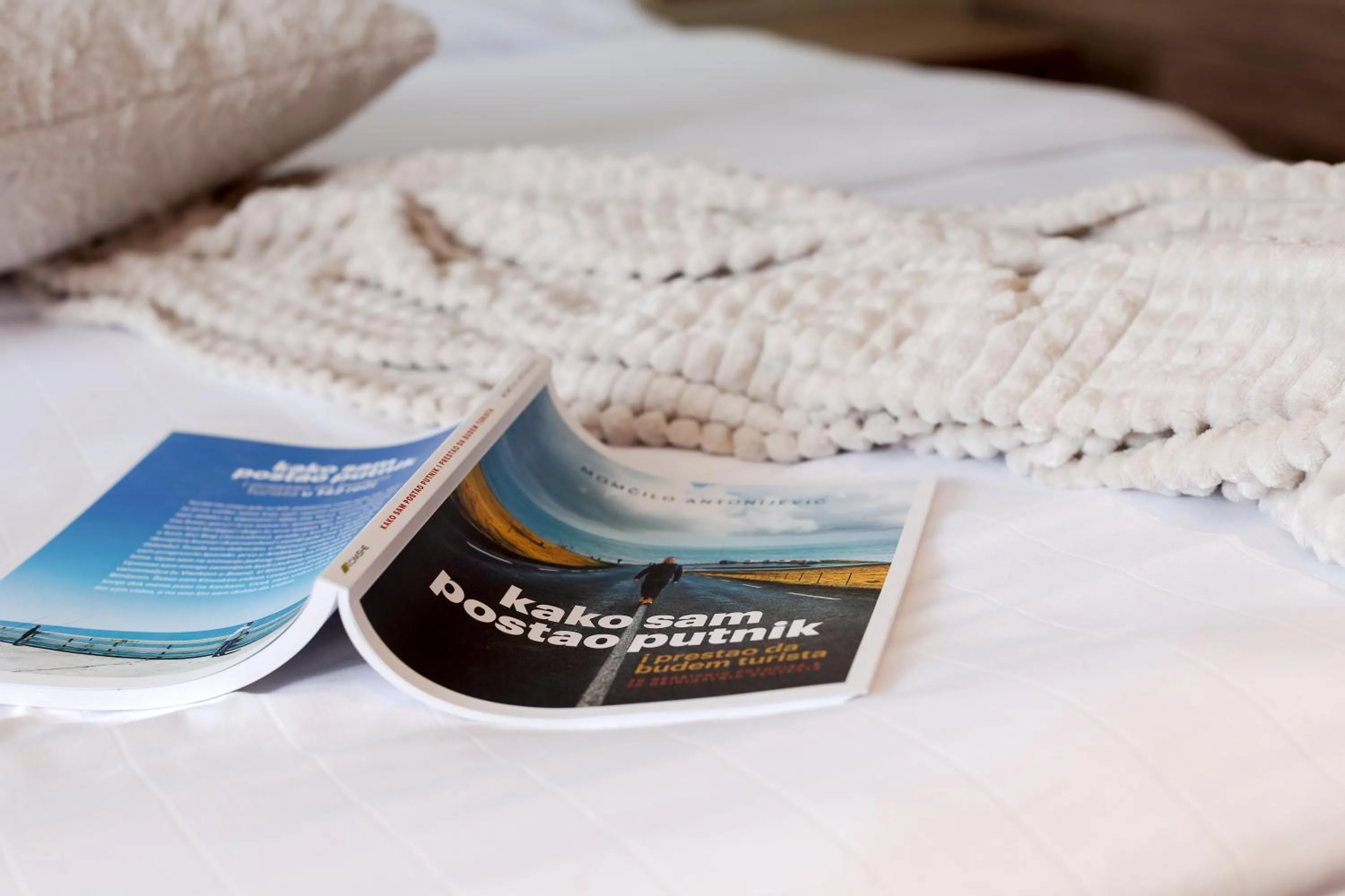 Text overlay, Bed in Hotel Grand Kopaonik