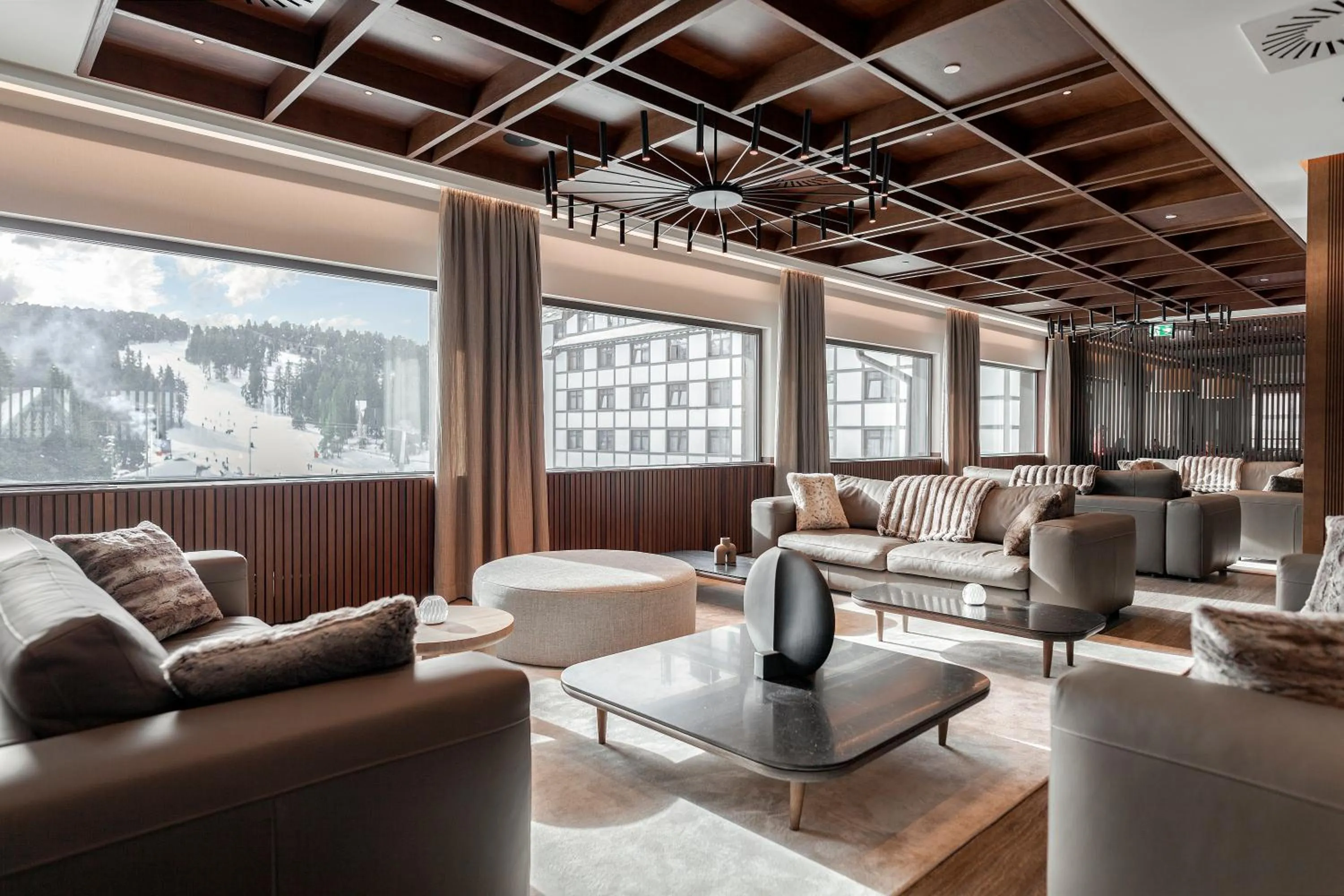 Communal lounge/ TV room in Hotel Grand Kopaonik