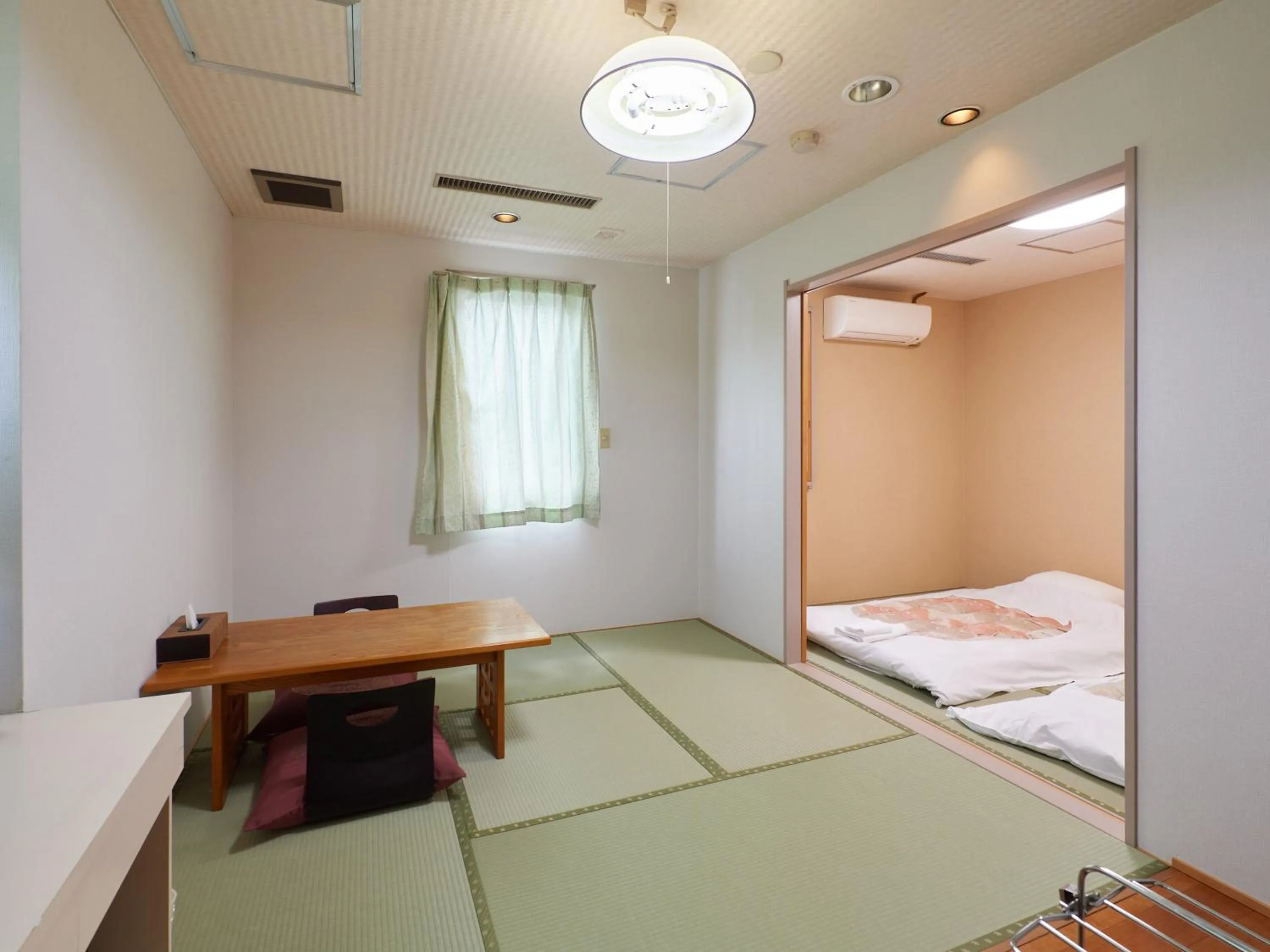 Photo of the whole room in Sakura no Yakata Hotel