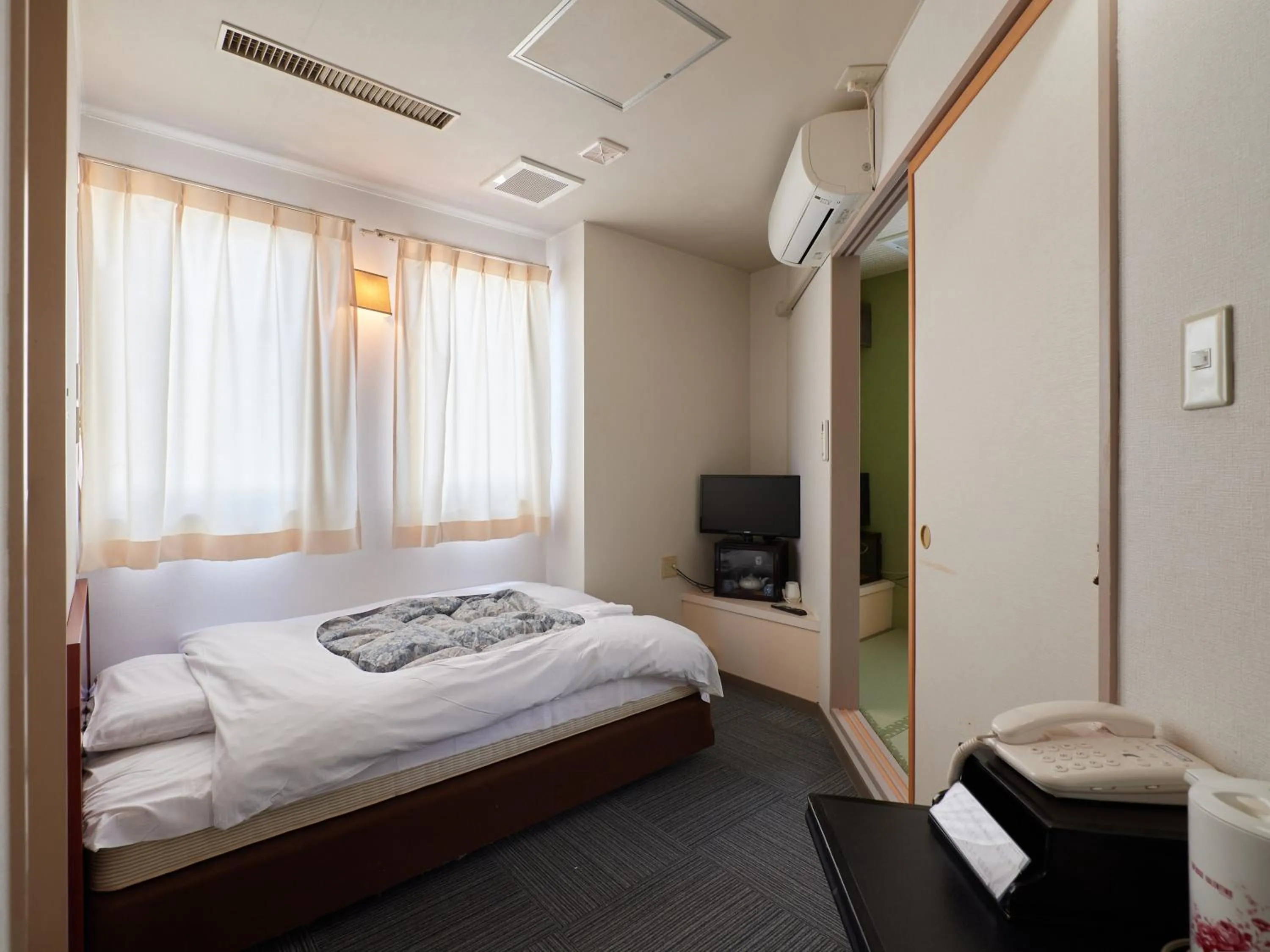 Photo of the whole room in Sakura no Yakata Hotel