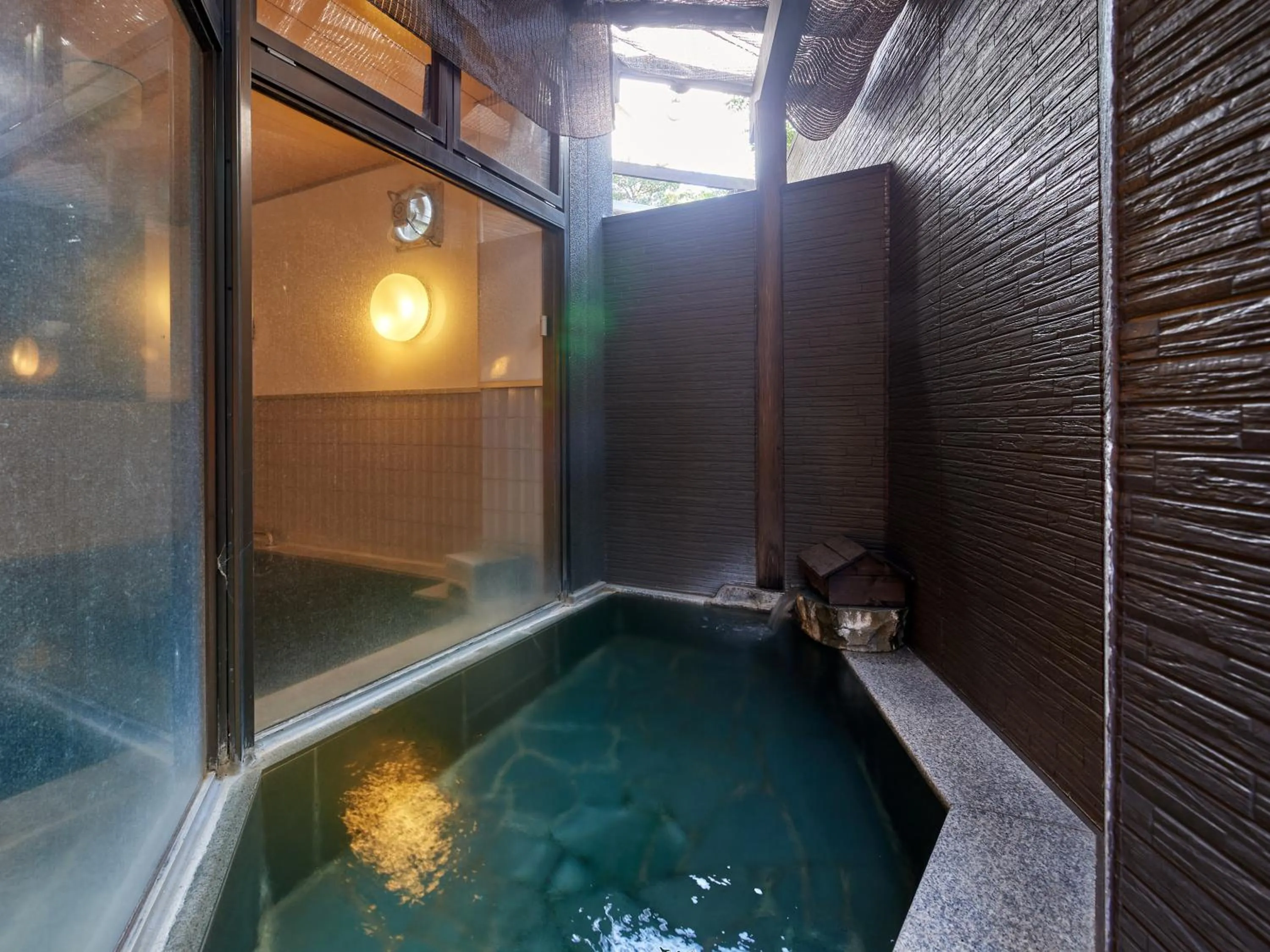 Public Bath in Sakura no Yakata Hotel
