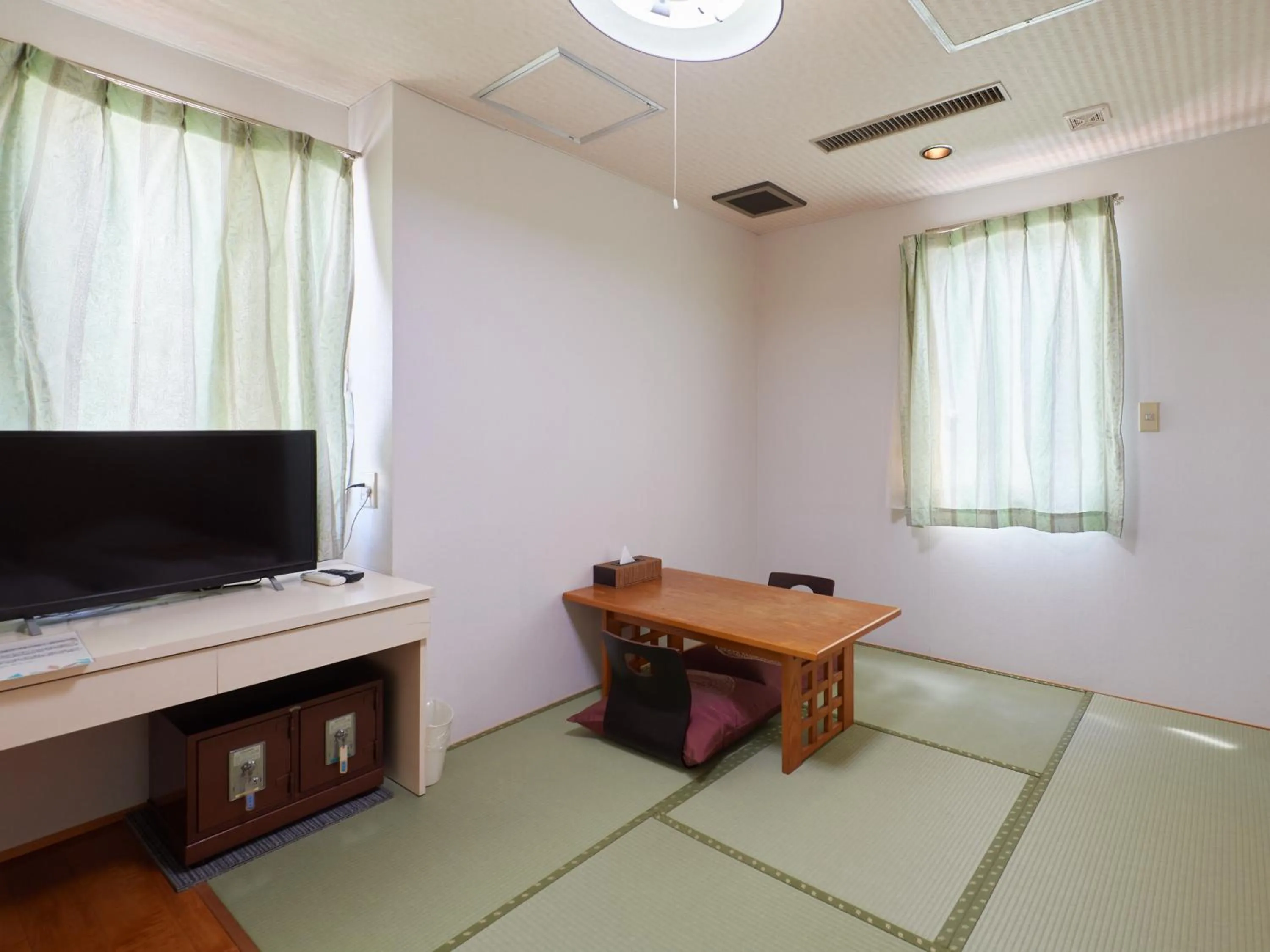 Photo of the whole room in Sakura no Yakata Hotel