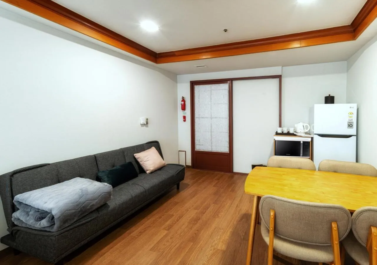 Living room in Koreana Hotel