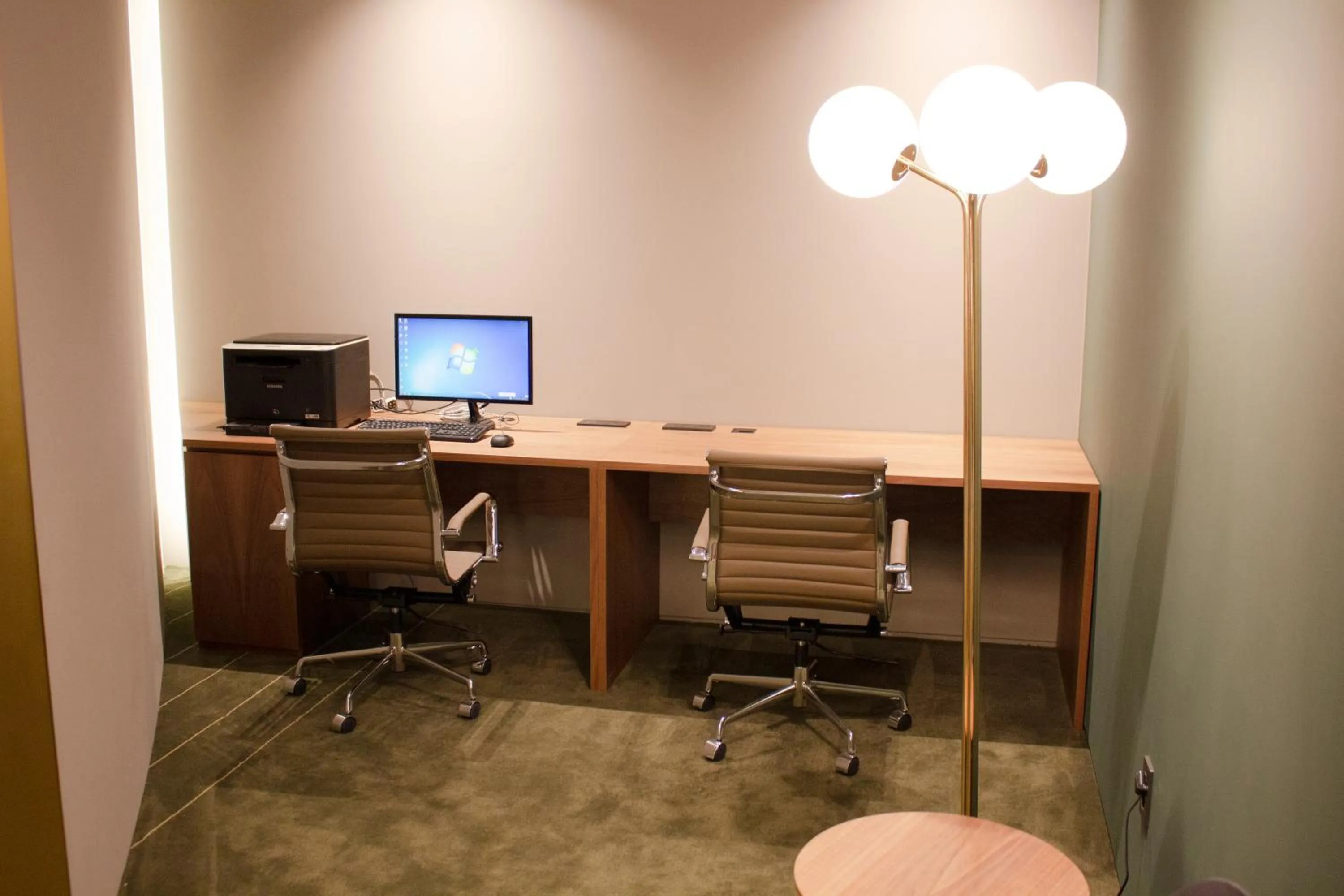 Business facilities in Koreana Hotel