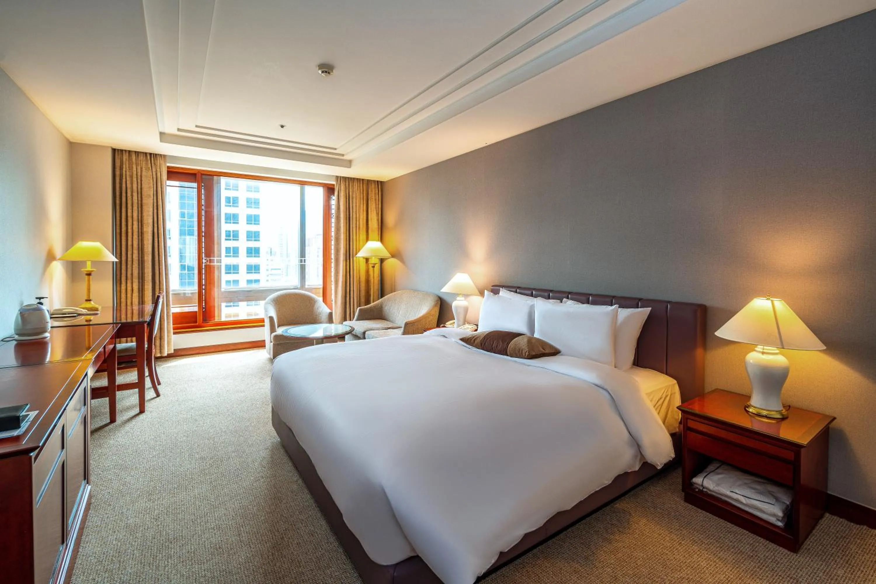 Photo of the whole room, Bed in Koreana Hotel