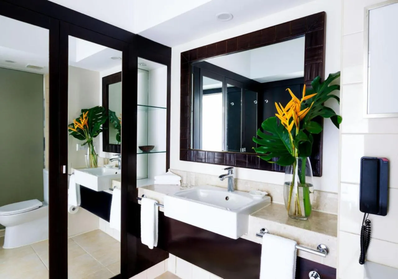 Bathroom in Shangri-La Yanuca Island, Fiji