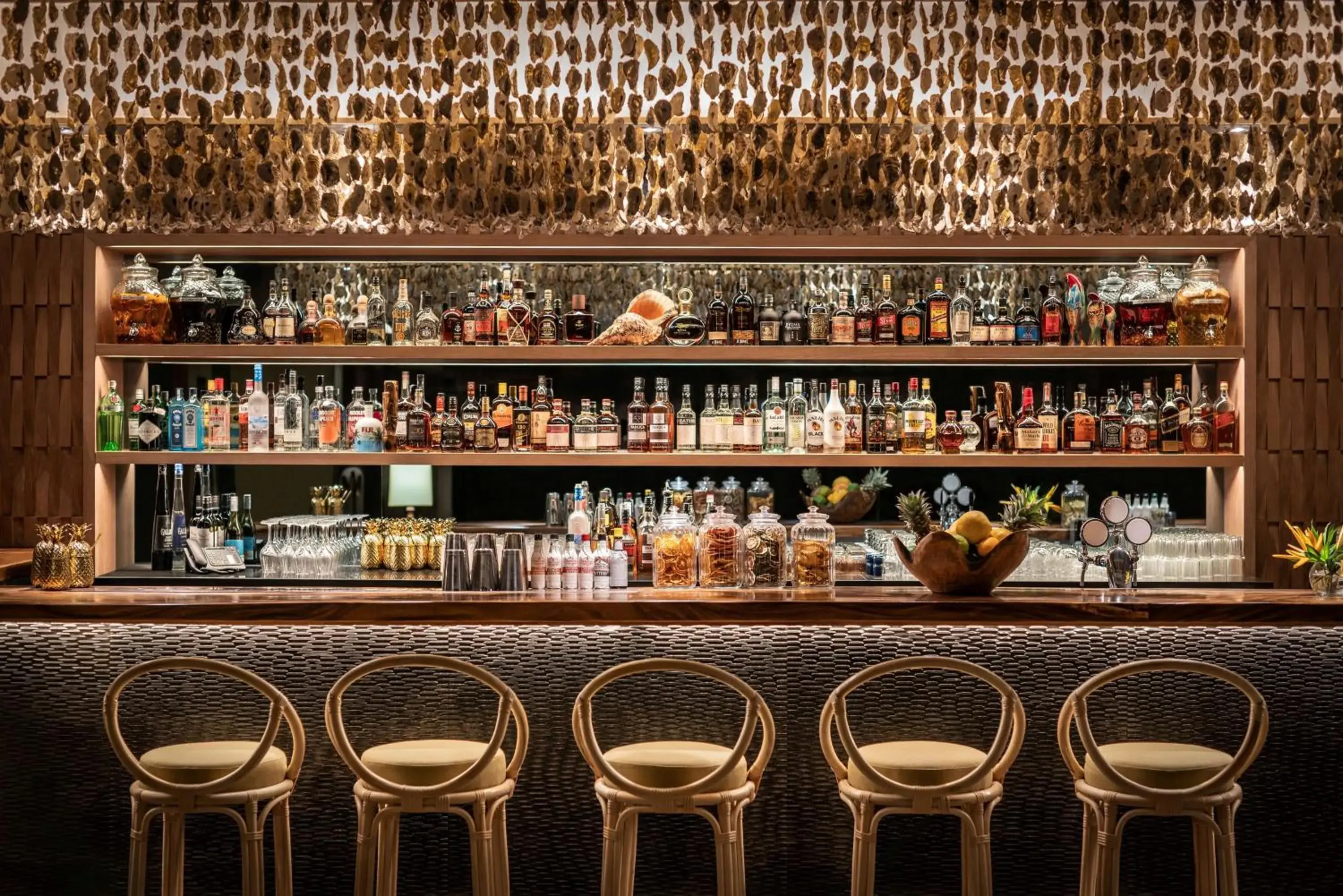 Lounge or bar in Shangri-La Yanuca Island, Fiji Lounge or bar in Shangri-La Yanuca Island, Fiji