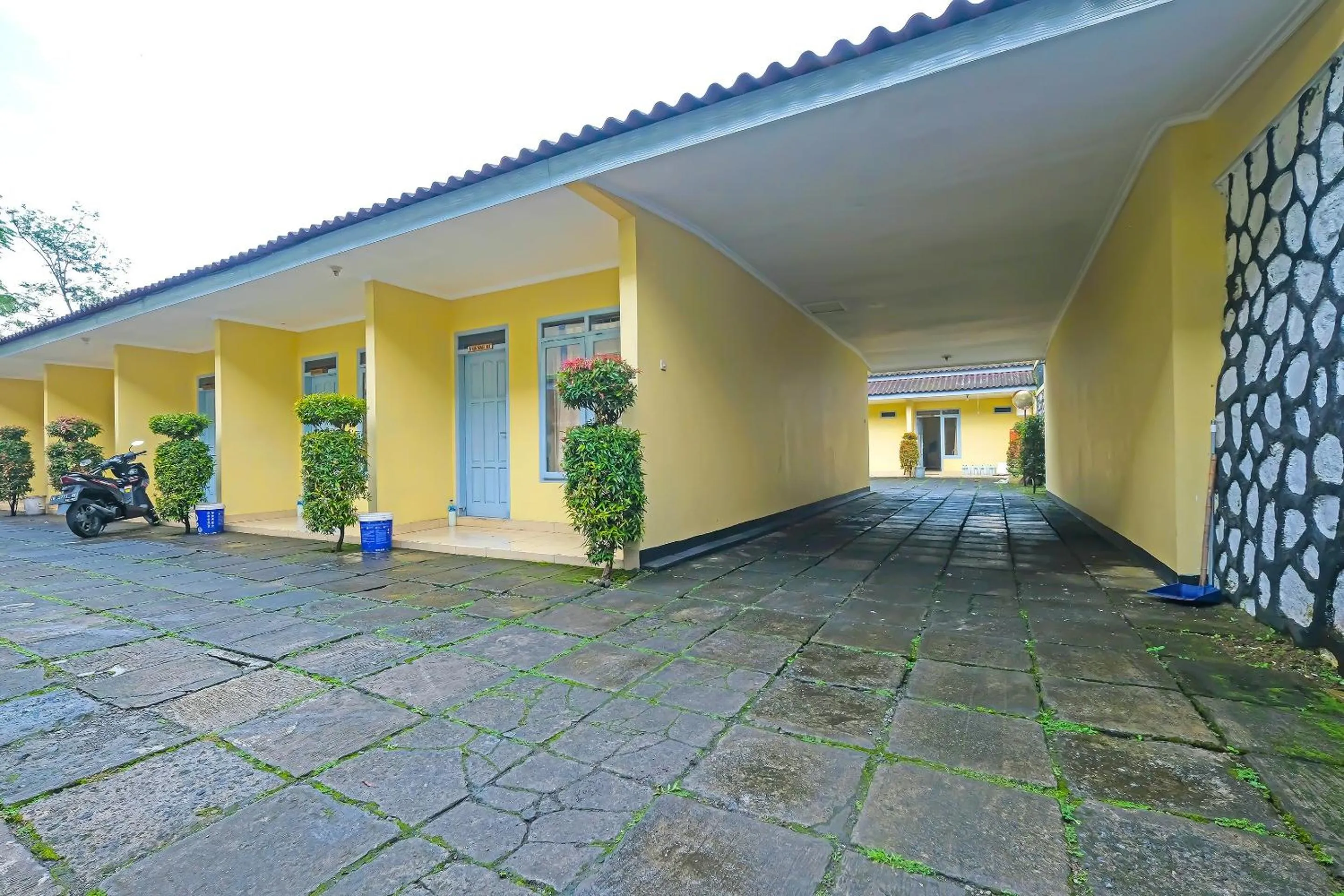 Lobby or reception in OYO 92485 Hotel Family