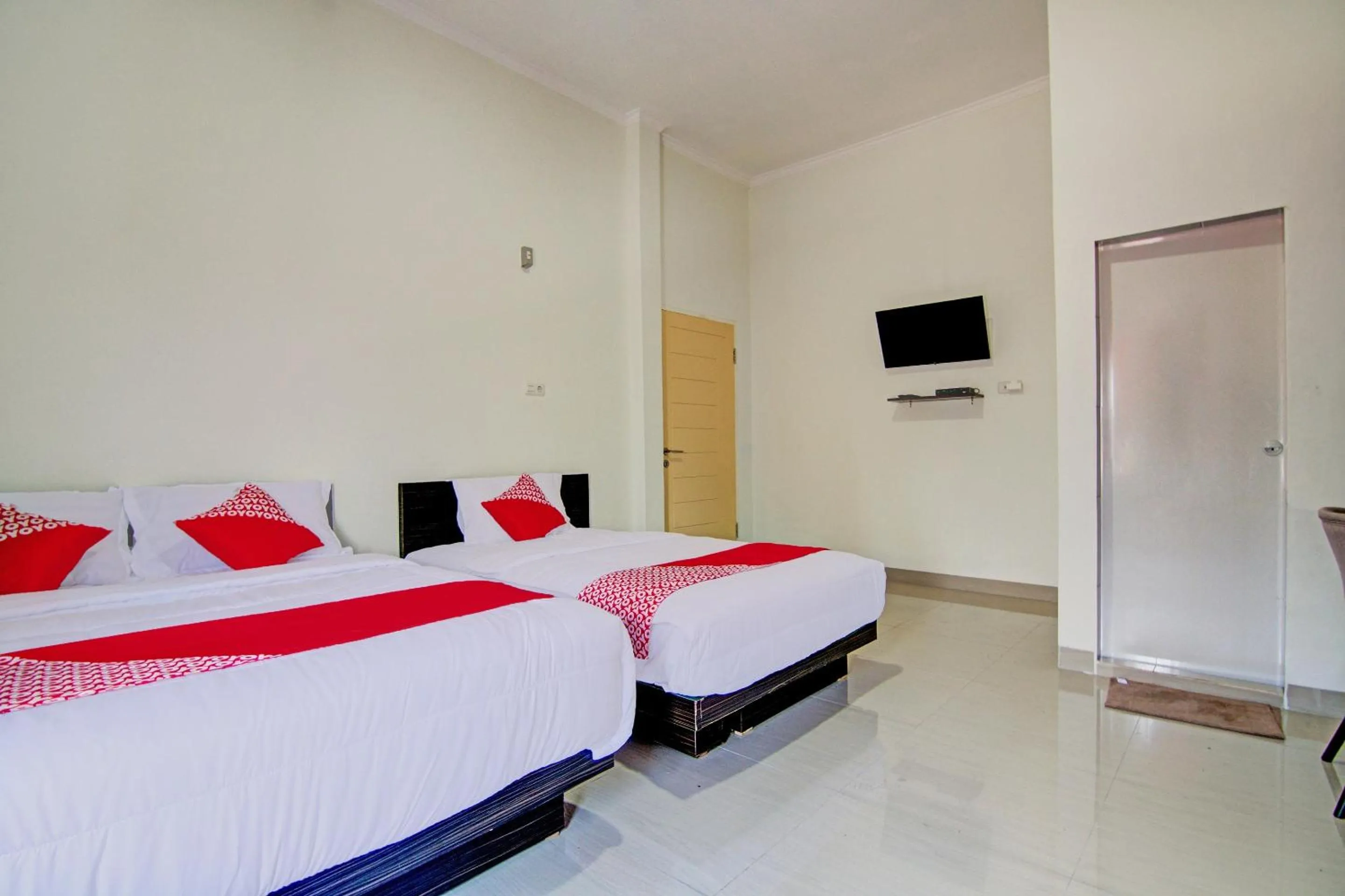 Bedroom, Bed in OYO 92497 Penginapan Pasir Indah SyariahNearMonument Park City Sand Pengaraian