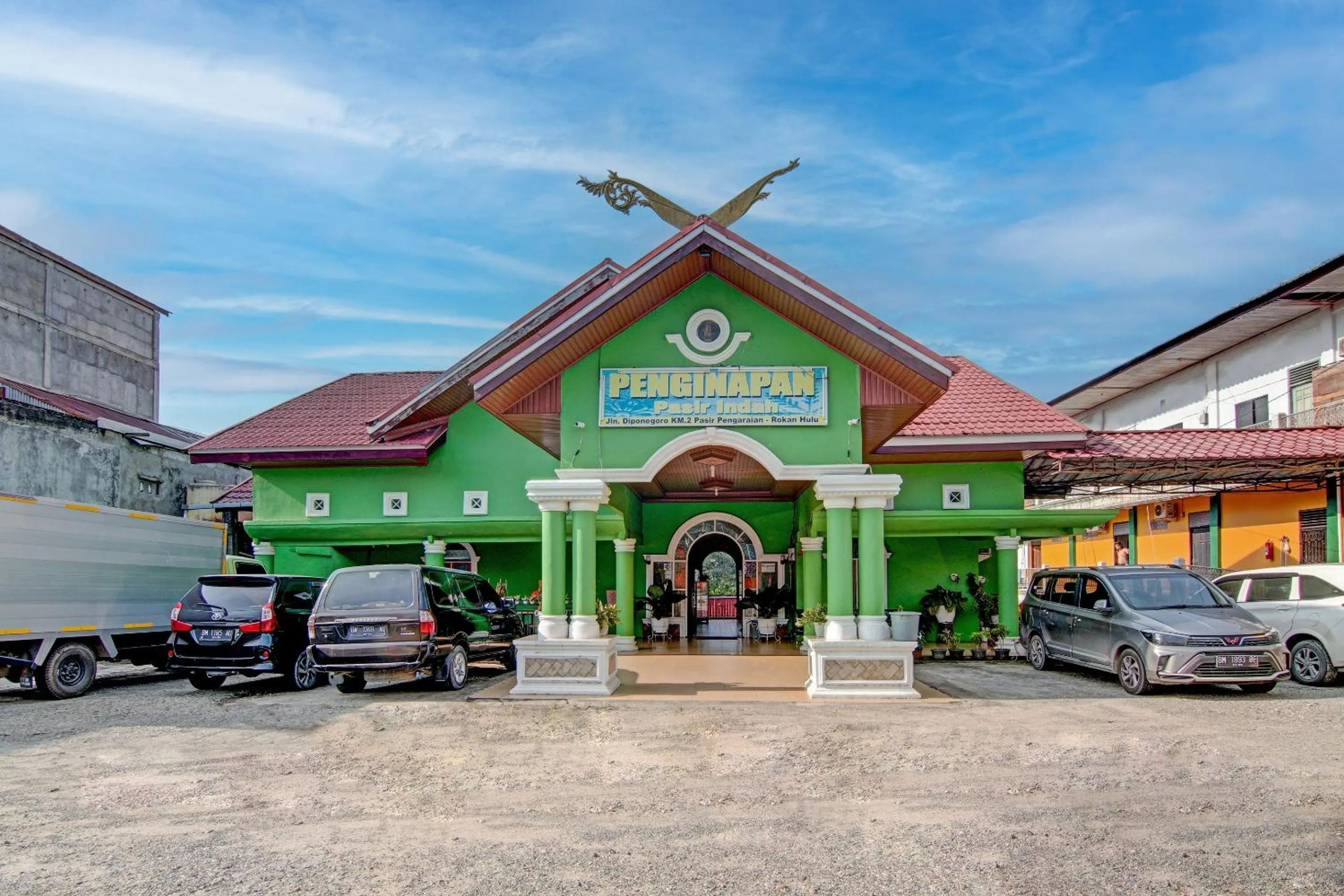 Facade/entrance in OYO 92497 Penginapan Pasir Indah SyariahNearMonument Park City Sand Pengaraian