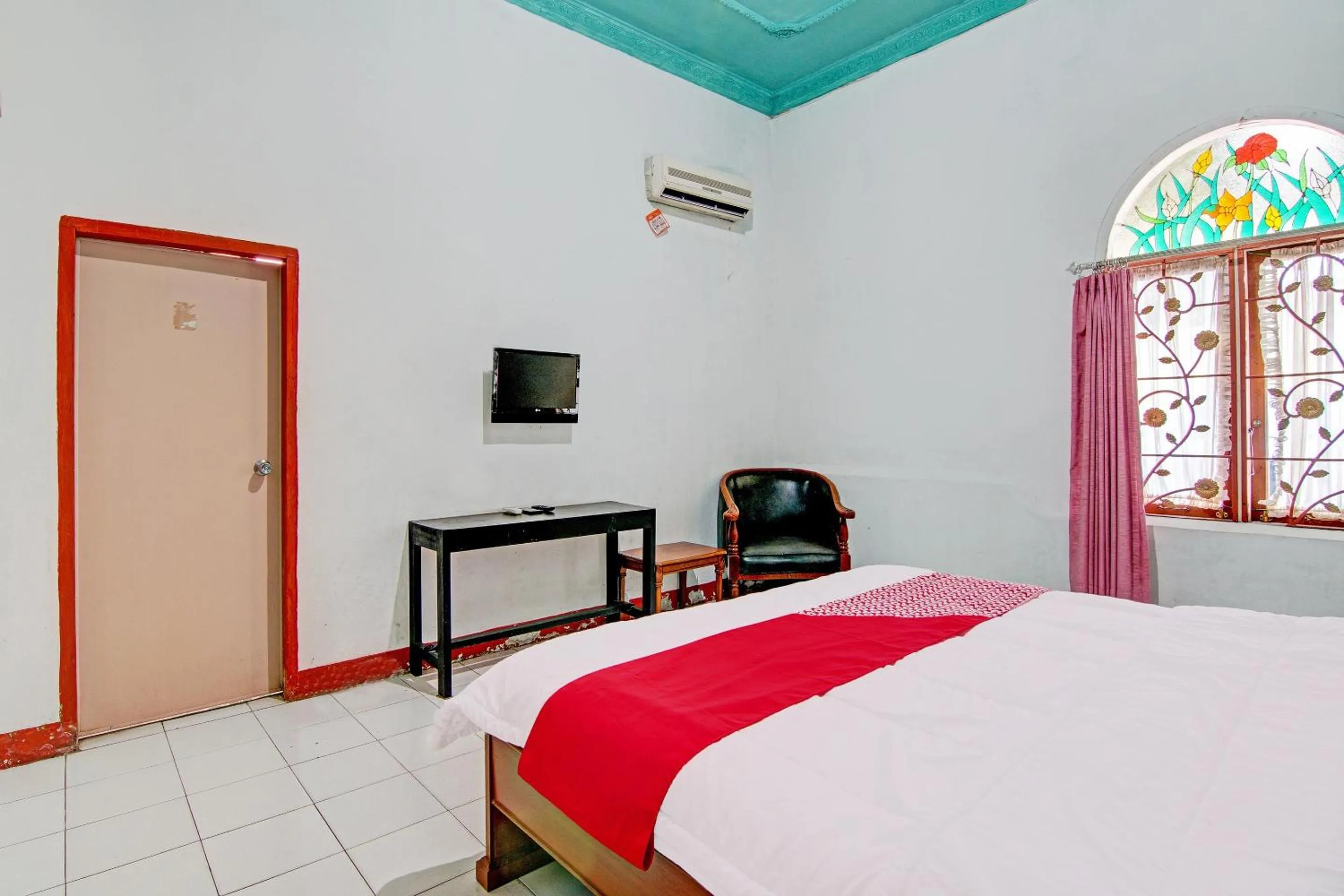 Bedroom, Bed in OYO 92497 Penginapan Pasir Indah SyariahNearMonument Park City Sand Pengaraian