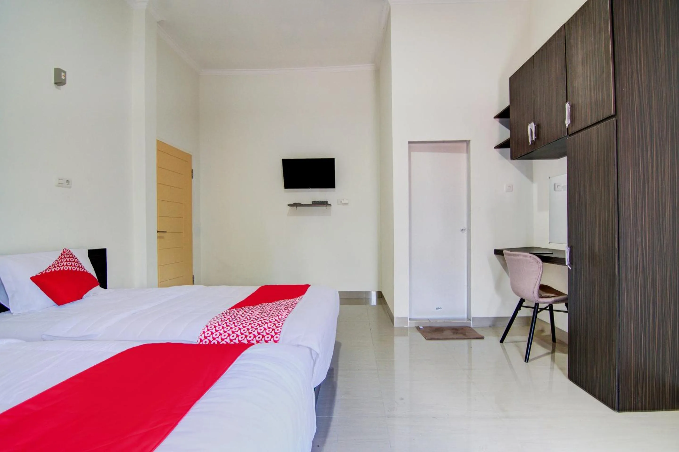 Bedroom, Bed in OYO 92497 Penginapan Pasir Indah SyariahNearMonument Park City Sand Pengaraian