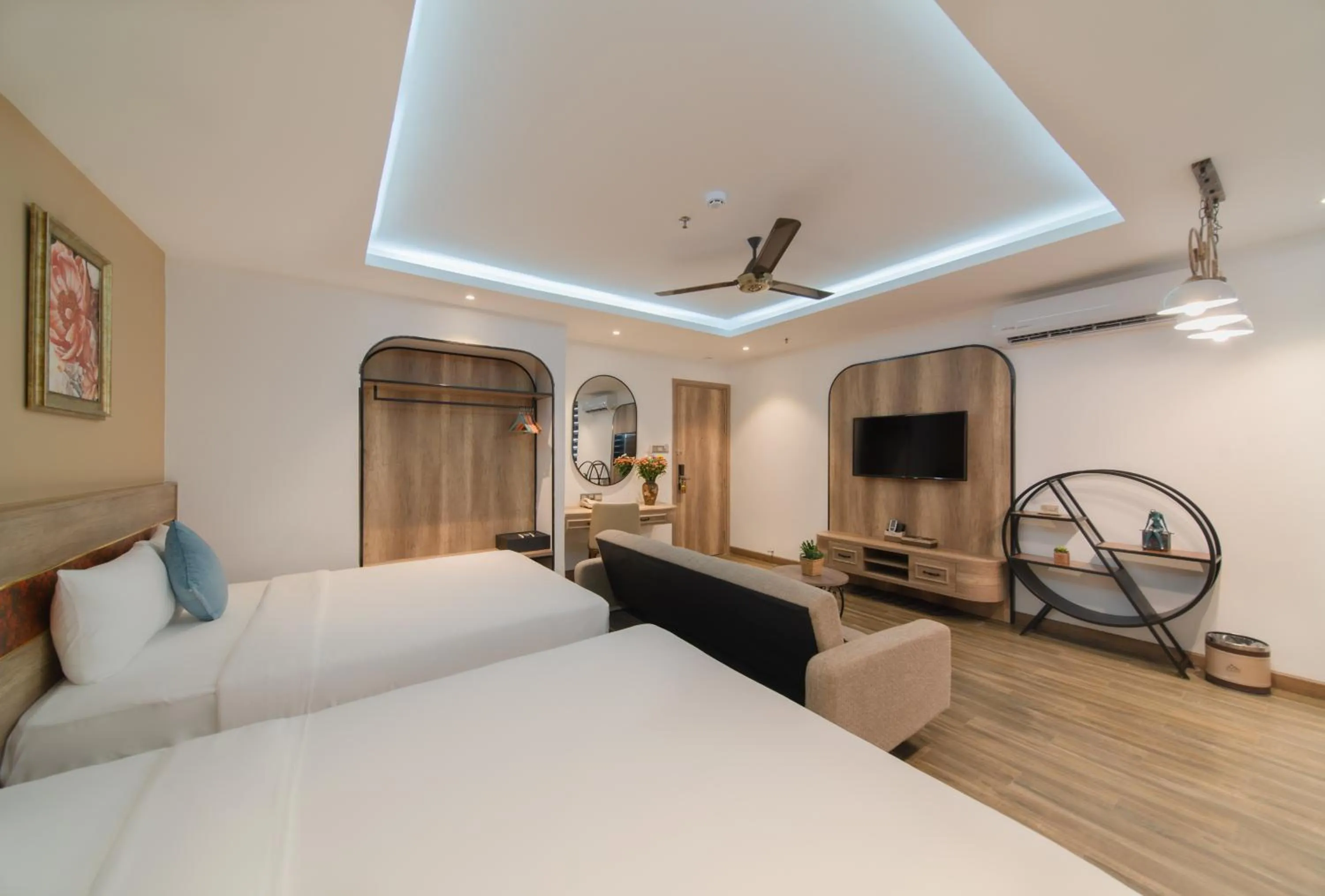 Communal lounge/ TV room, Bed in Aaron Boutique Hotel