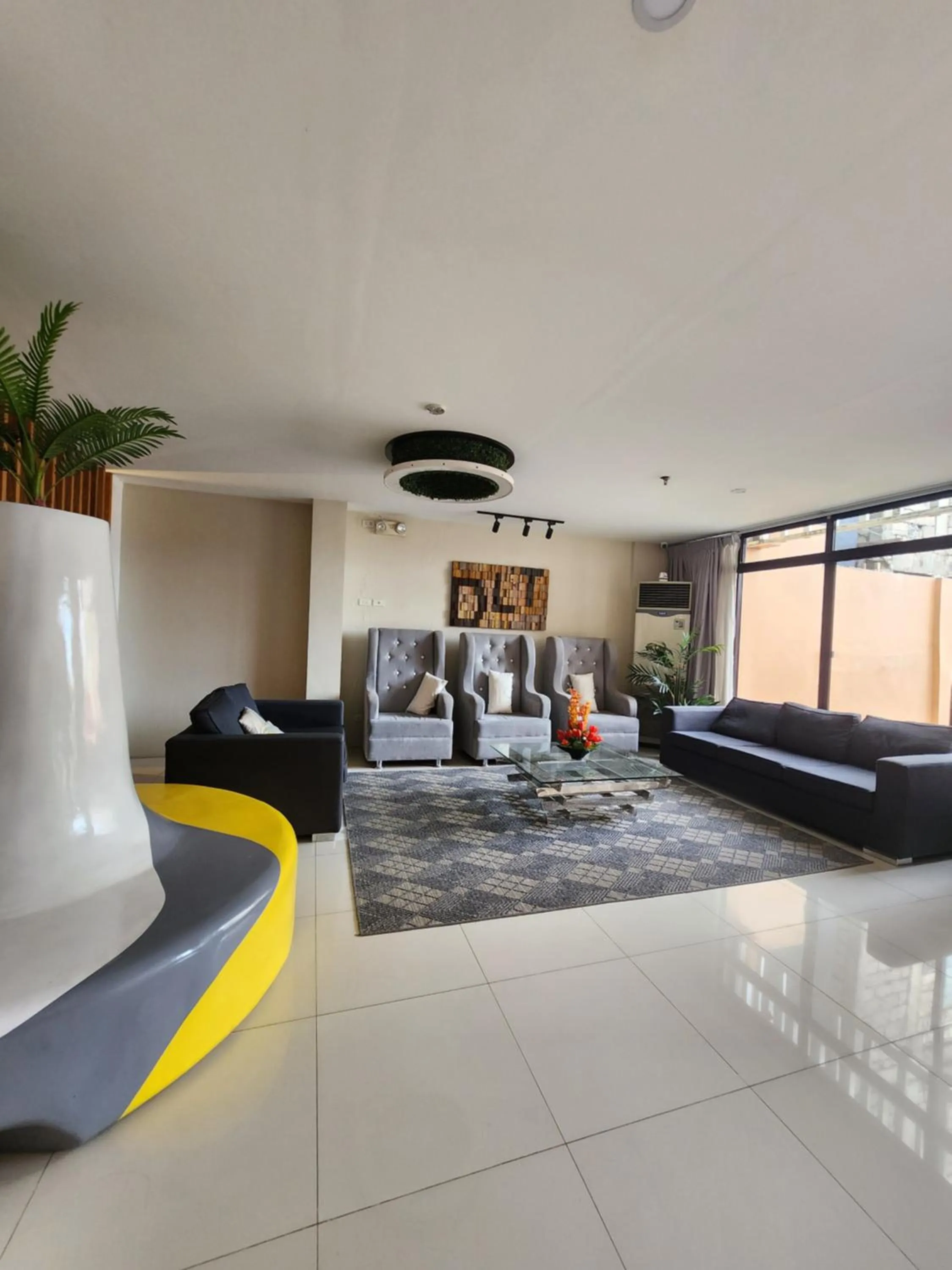 DLT Suites Cebu powered by Cocotel