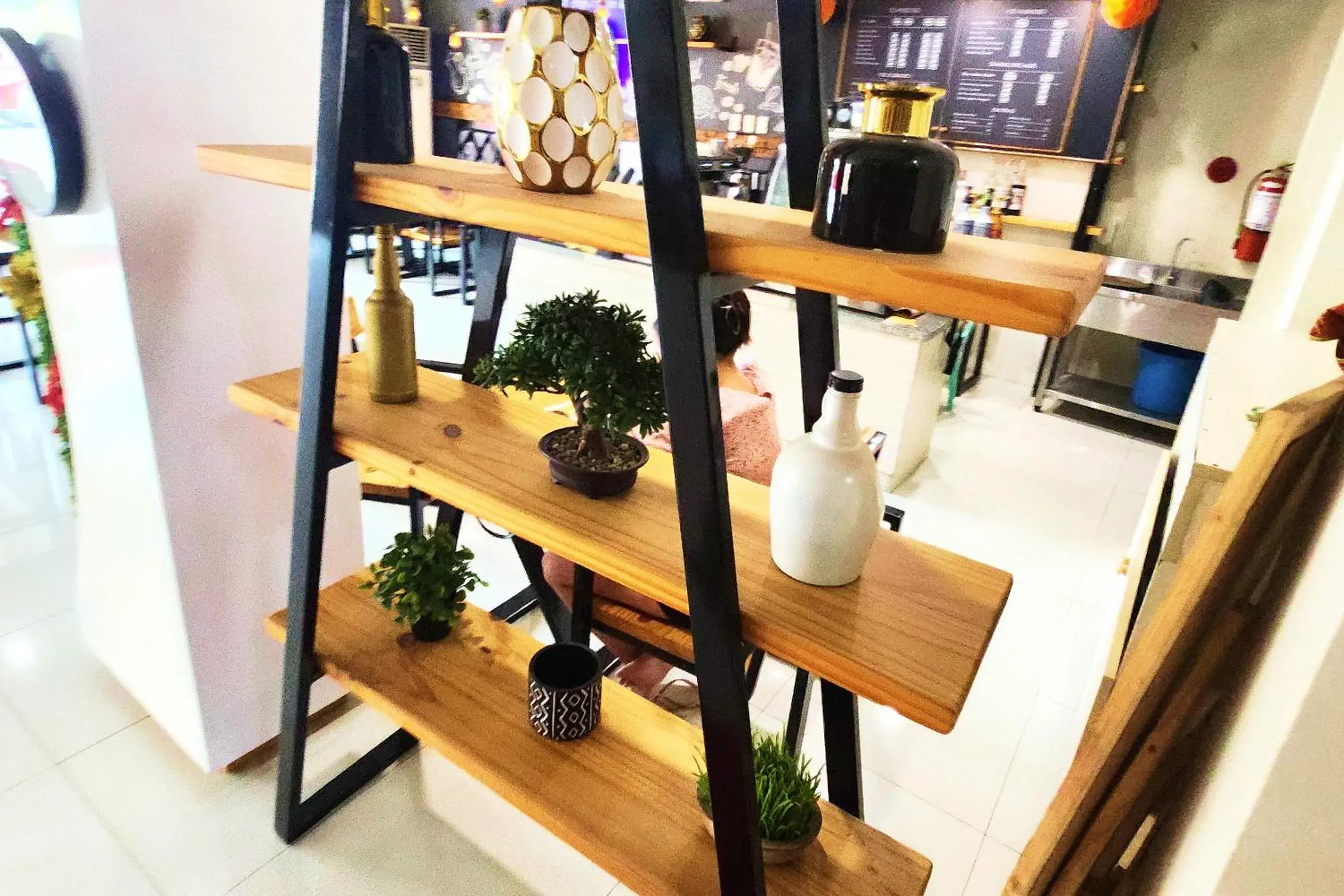 Restaurant/places to eat in DLT Suites Cebu powered by Cocotel Restaurant/places to eat in DLT Suites Cebu powered by Cocotel