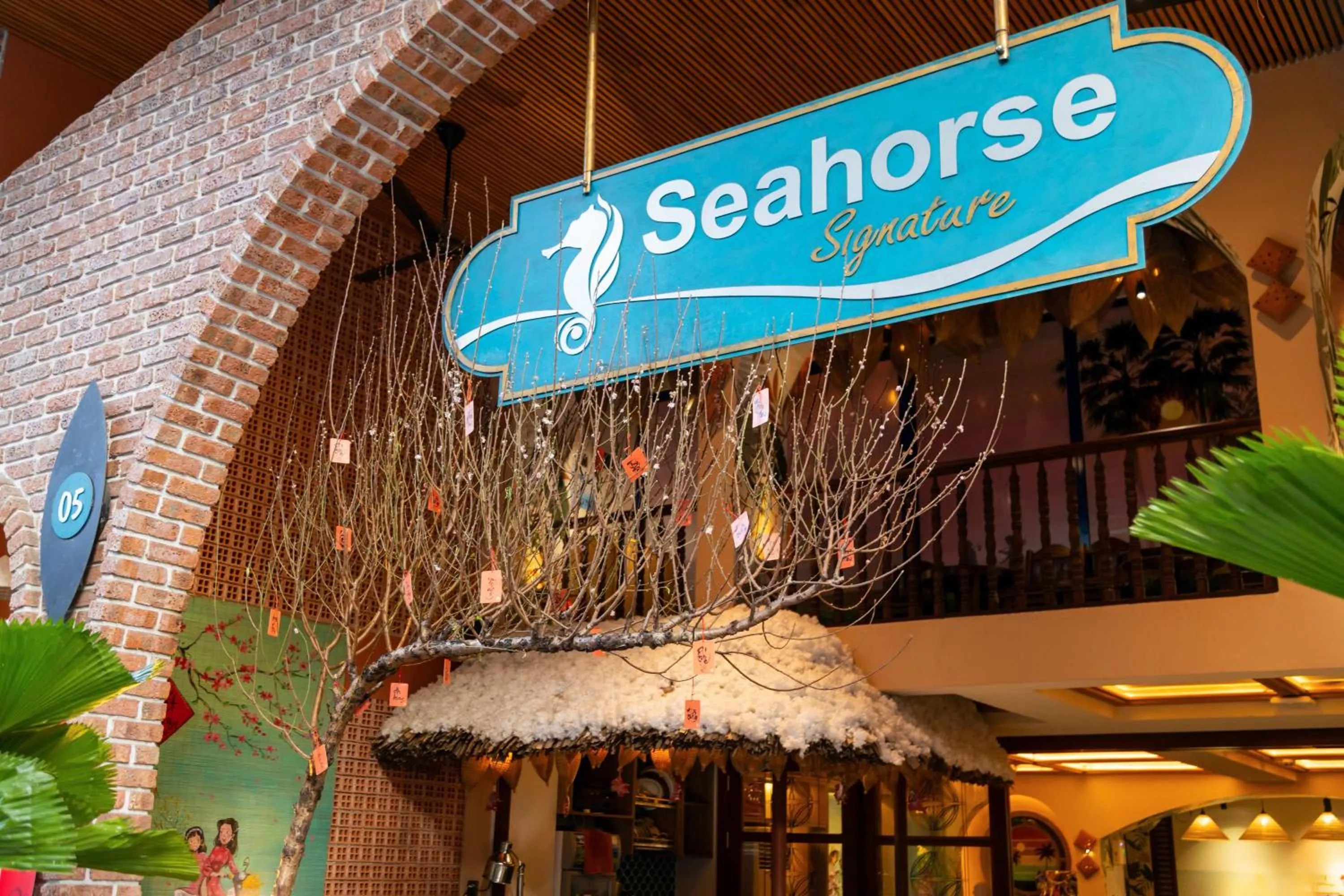 Logo/Certificate/Sign in Seahorse Signature Danang Hotel by Haviland