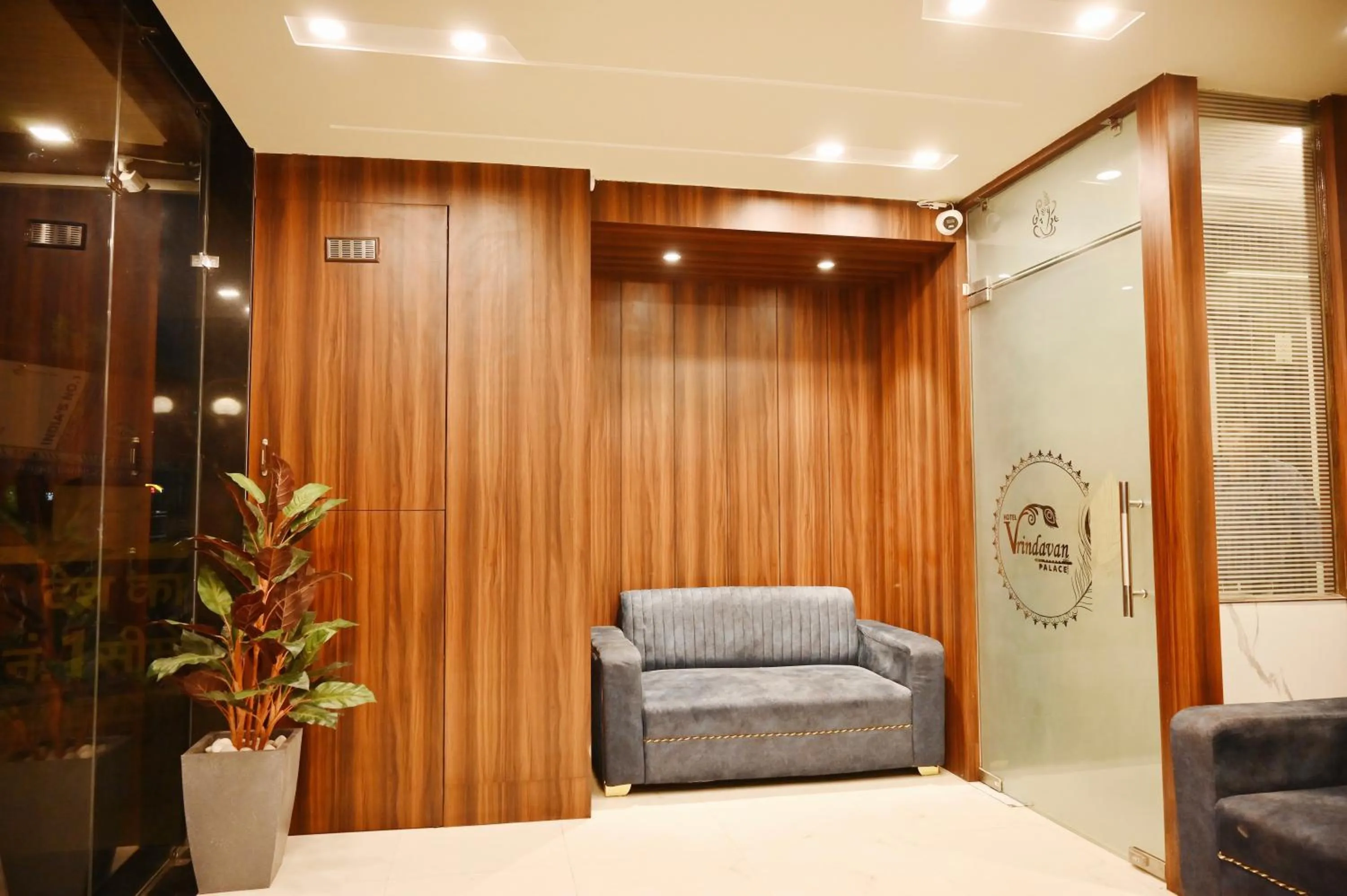 Hotel Vrindavan Palace