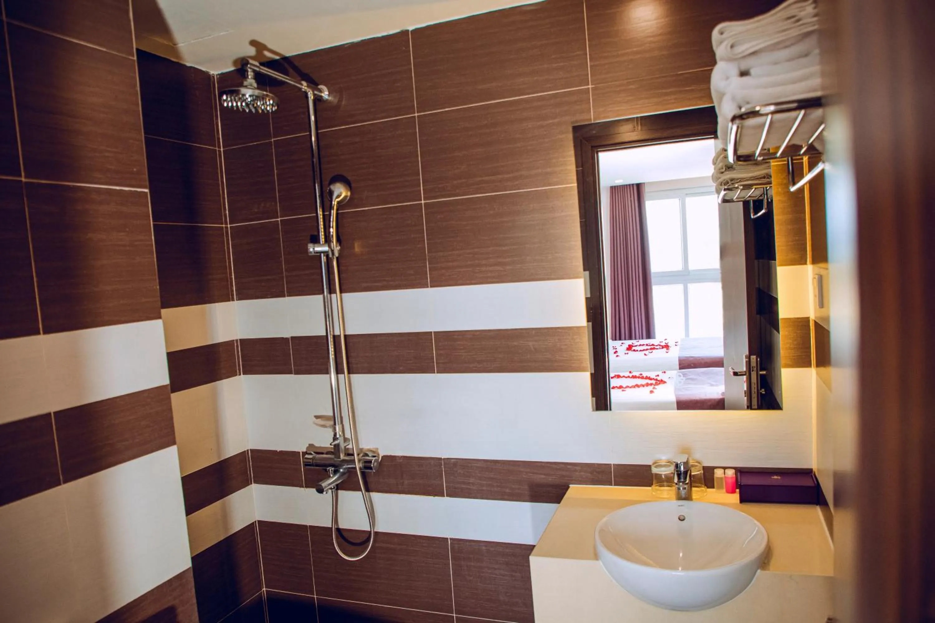 Shower in Morris Hotel Nha Trang