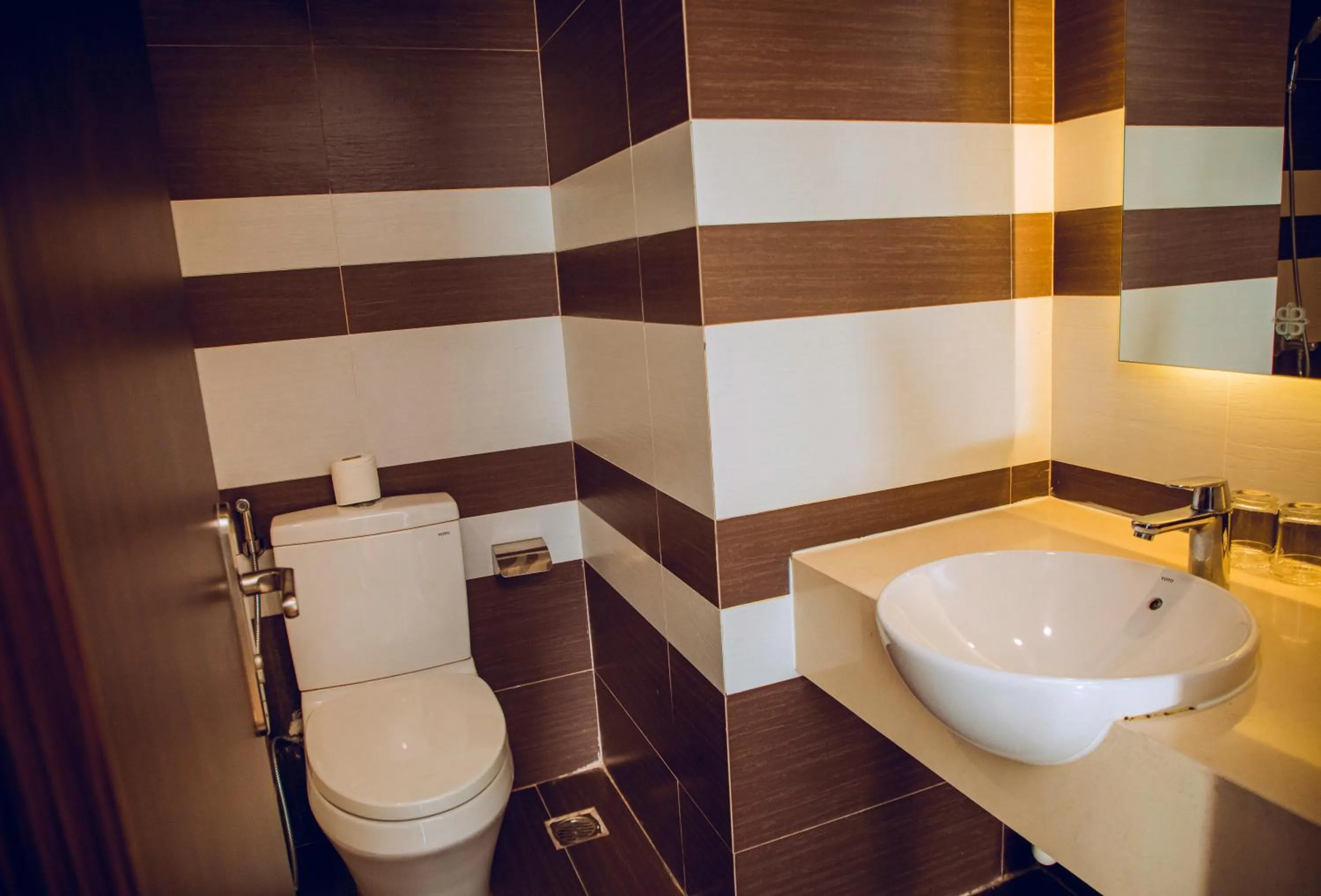 Toilet in Morris Hotel Nha Trang