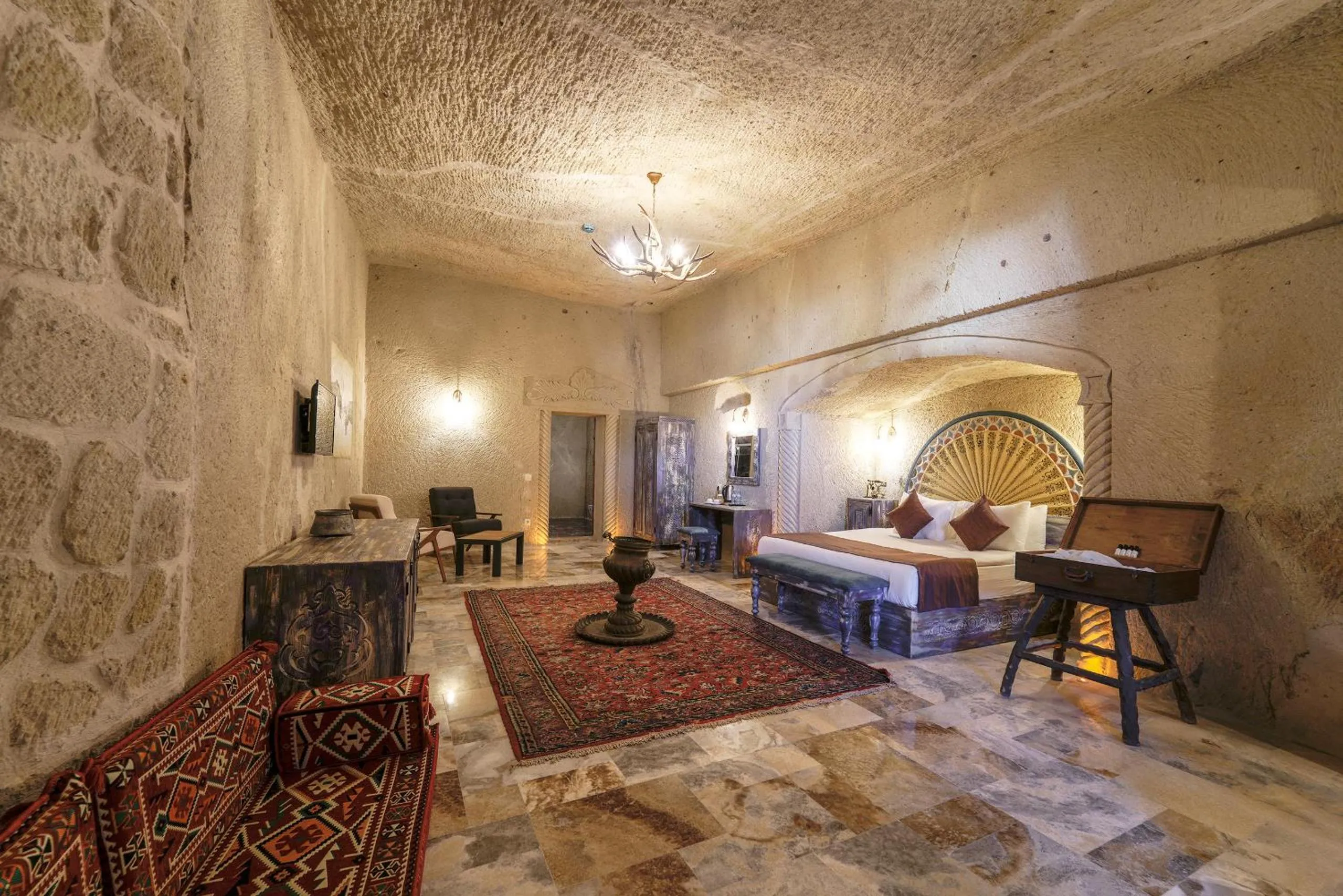 Photo of the whole room in Doctor's Cave Cappadocia