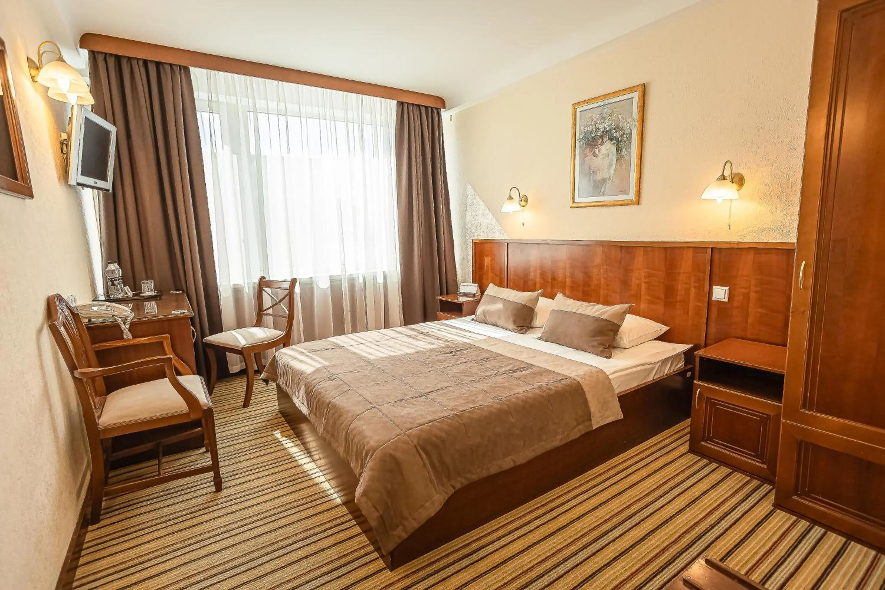 Photo of the whole room, Bed in Premier Hotel Rus