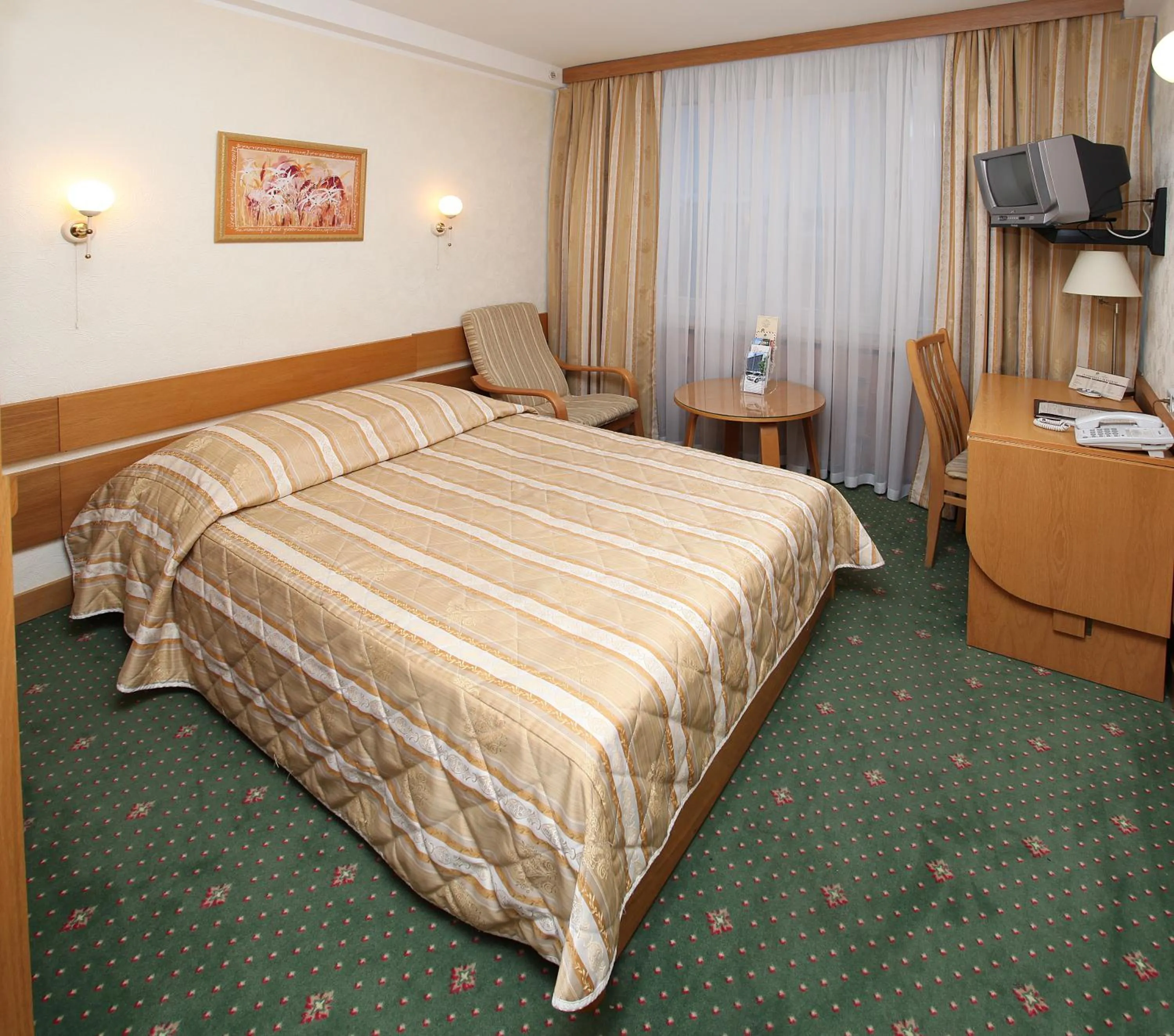 Photo of the whole room, Bed in Premier Hotel Rus