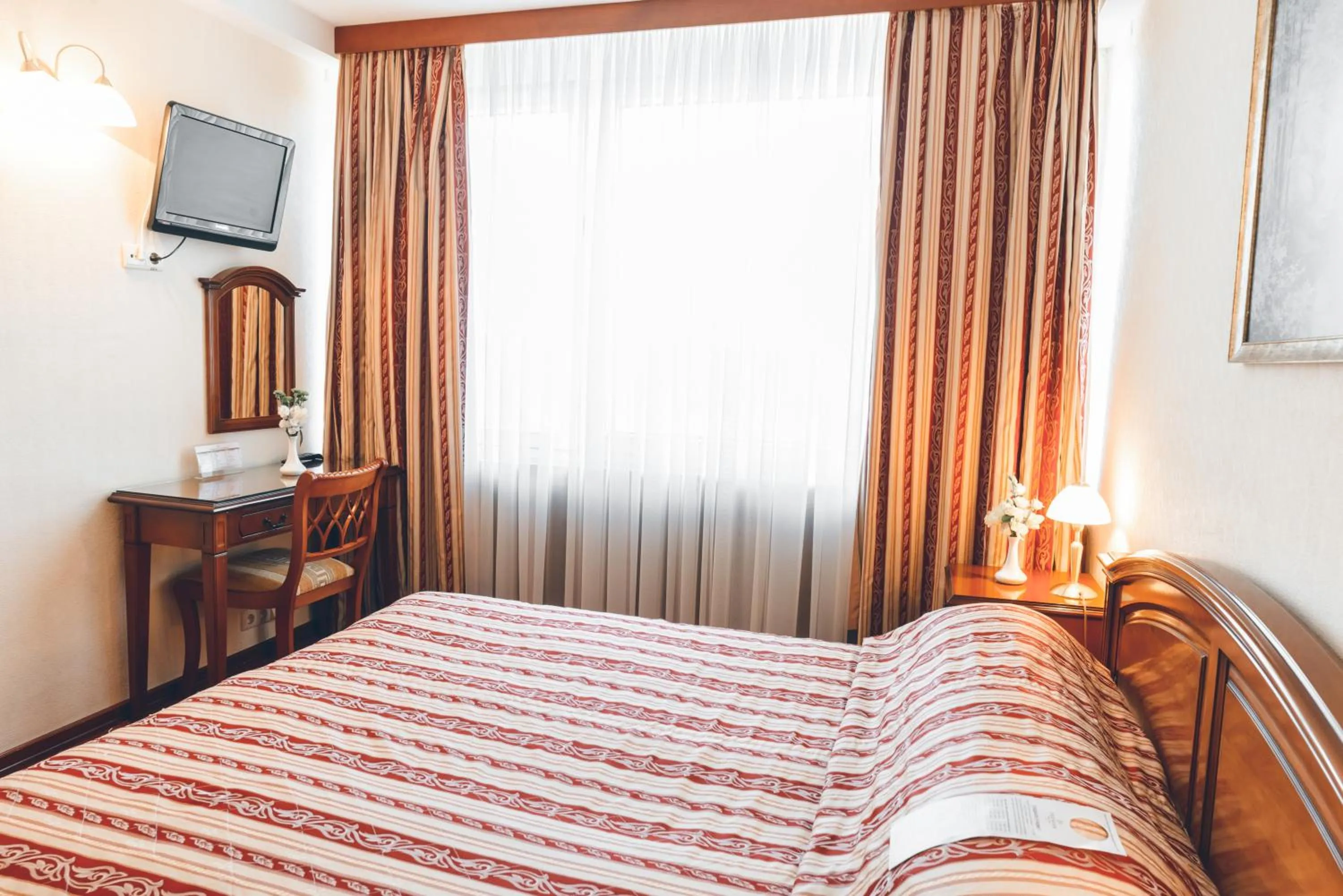 Photo of the whole room, Bed in Premier Hotel Rus