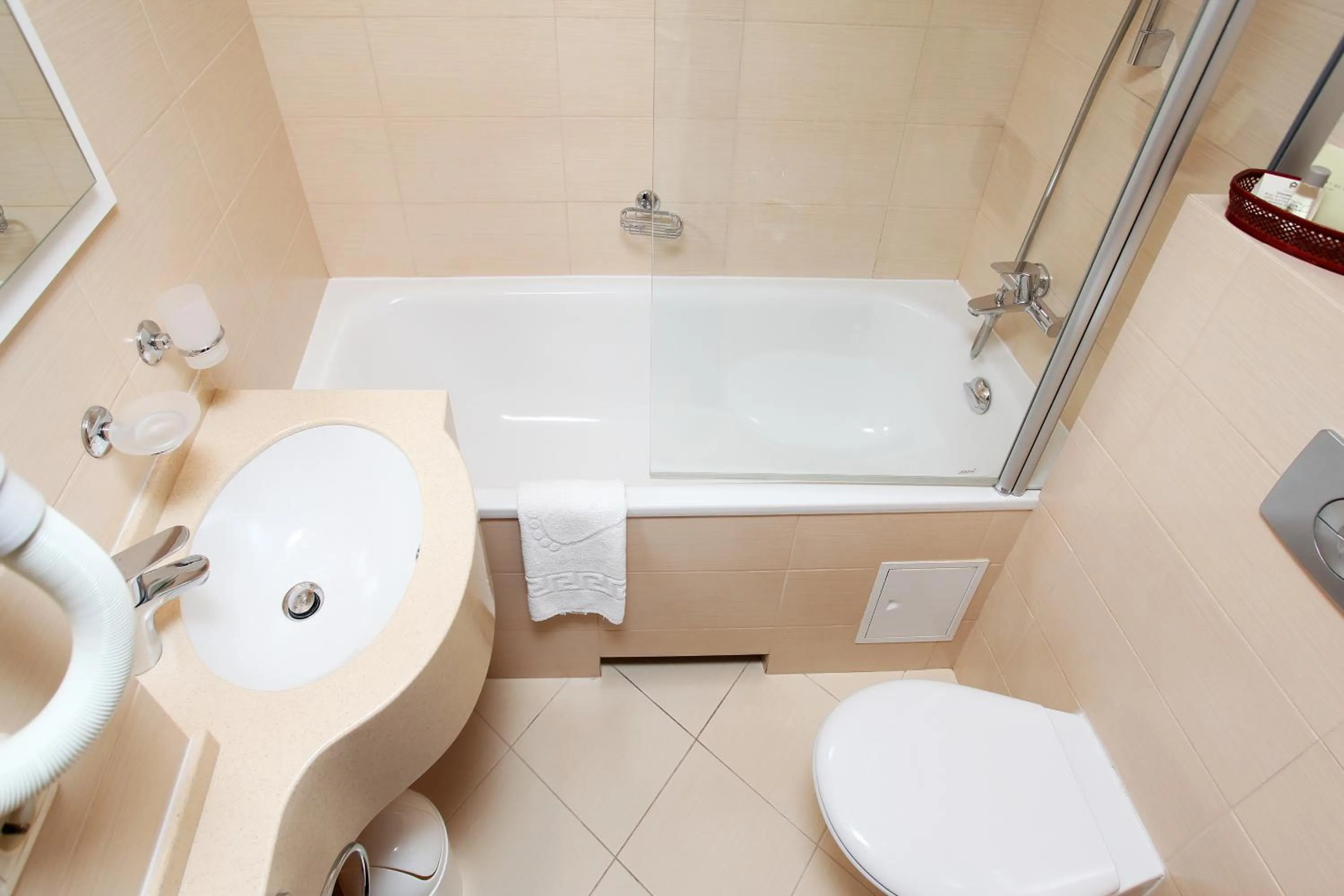 Toilet in Premier Hotel Rus