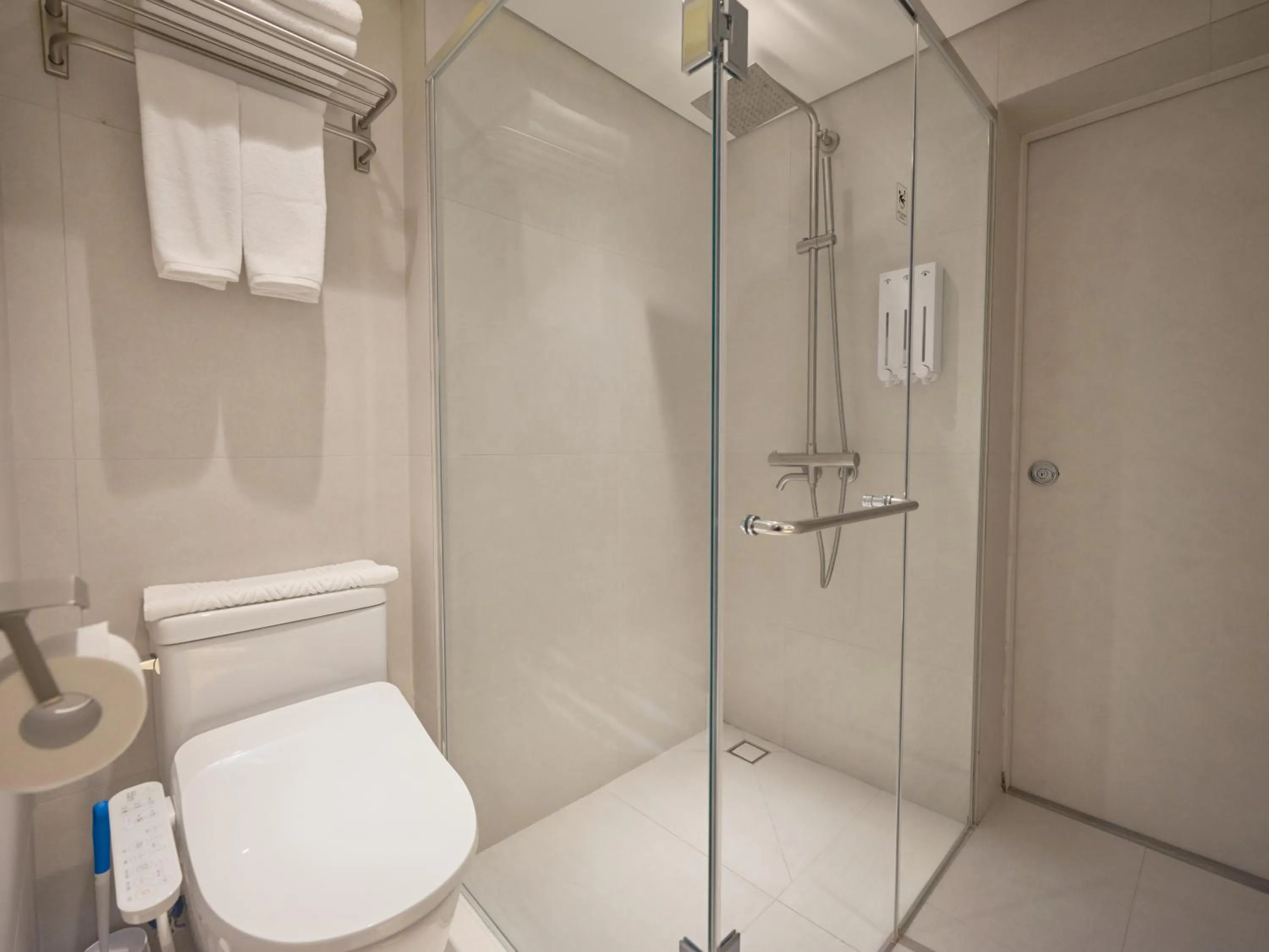 Toilet in The Leap Seoul Sadang