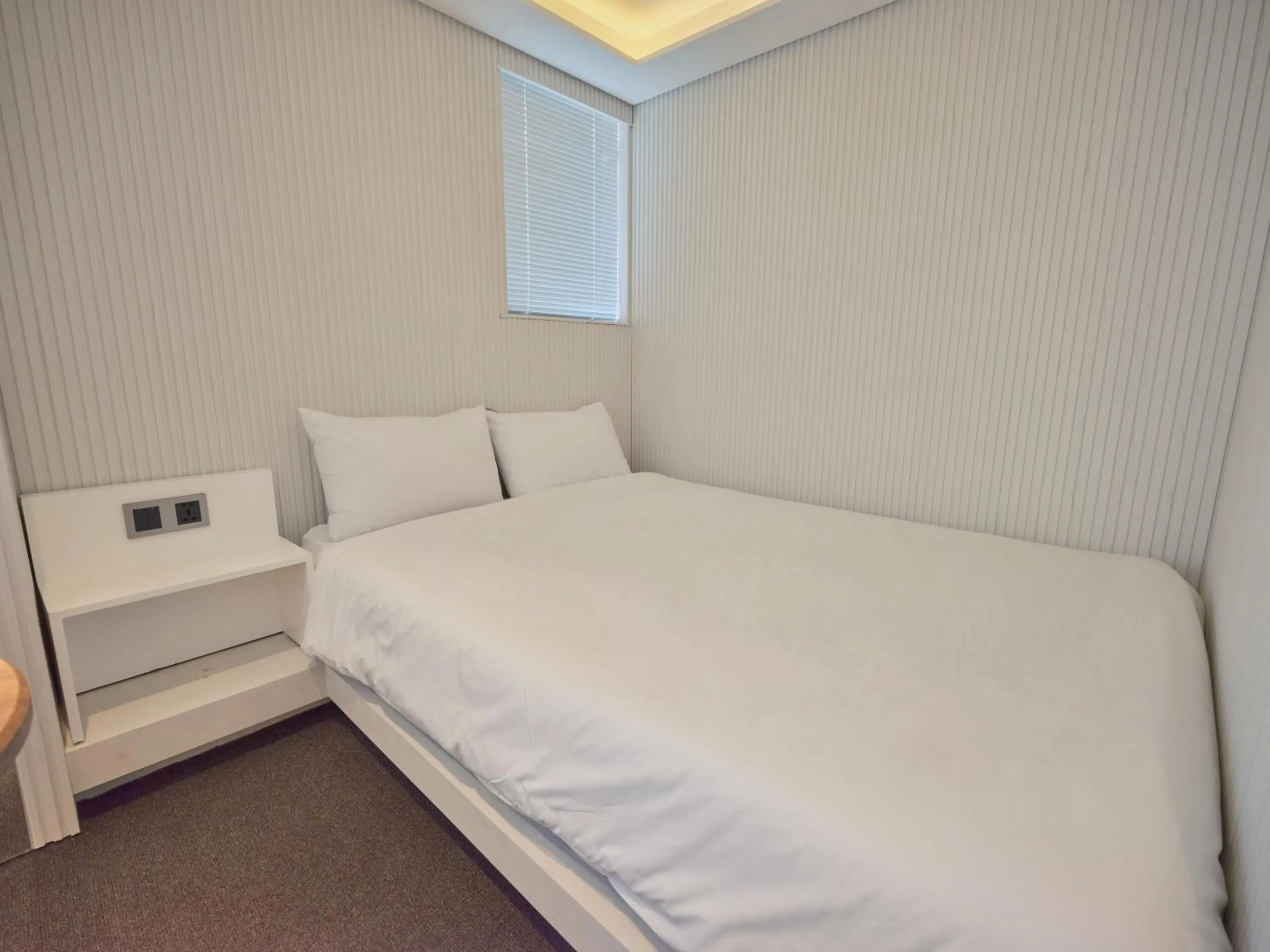 Bed in The Leap Seoul Sadang