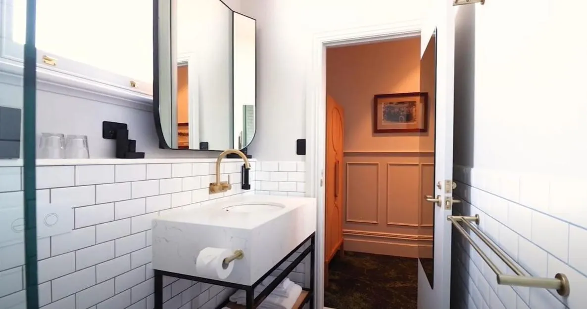 Bathroom in Portarlington Grand Hotel