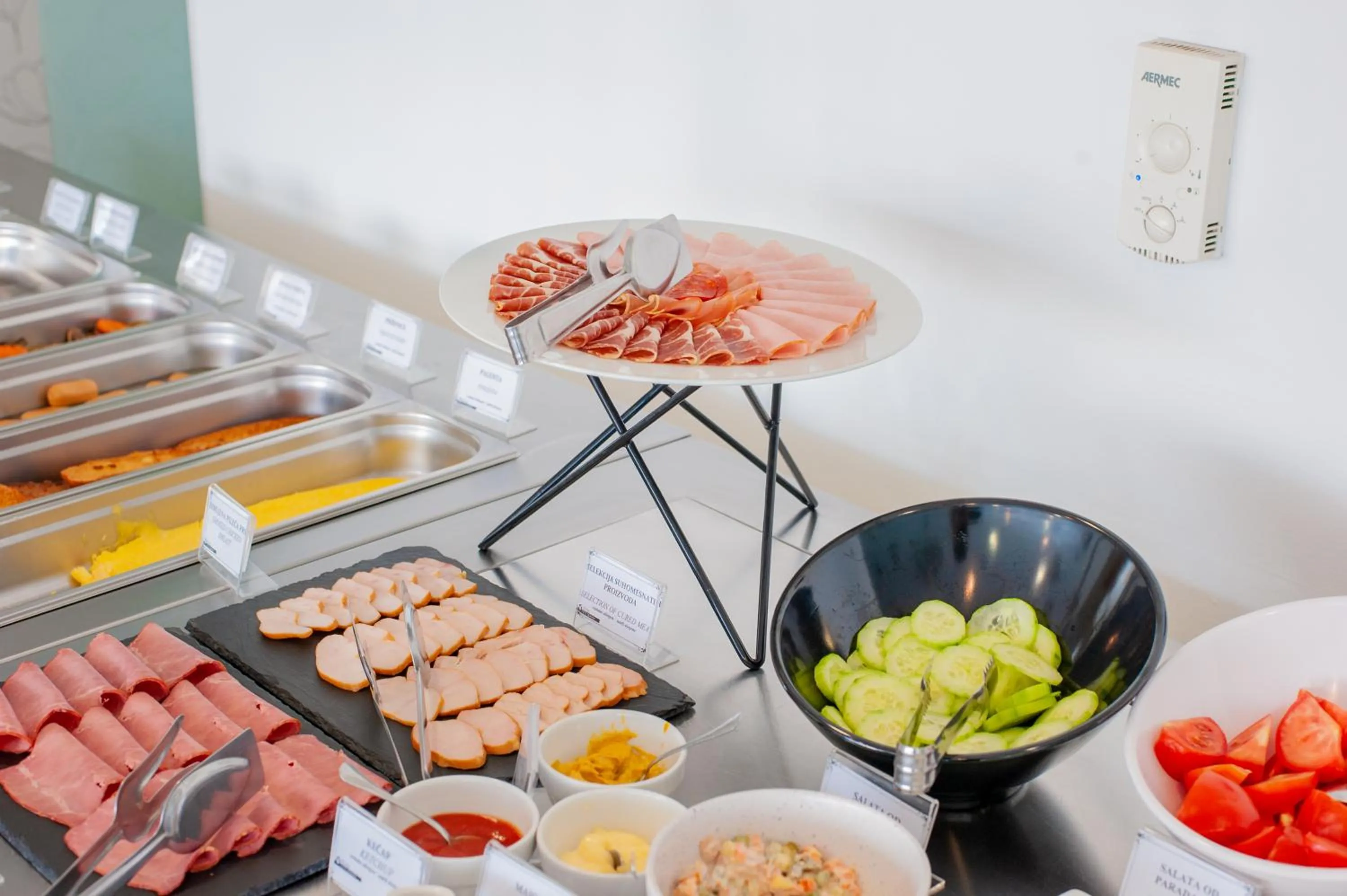 Food and drinks in Garni Hotel Centar