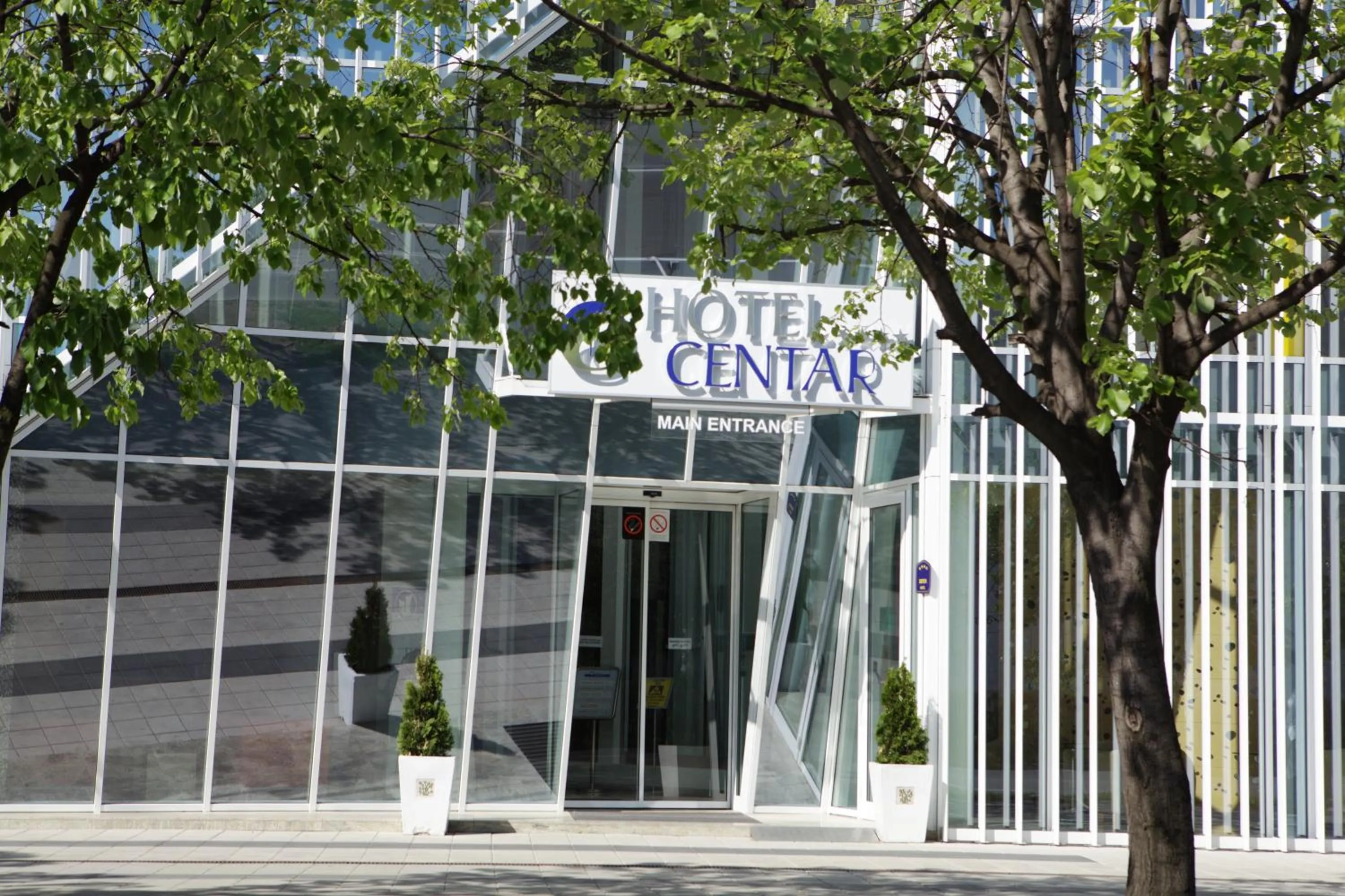 Facade/entrance in Garni Hotel Centar