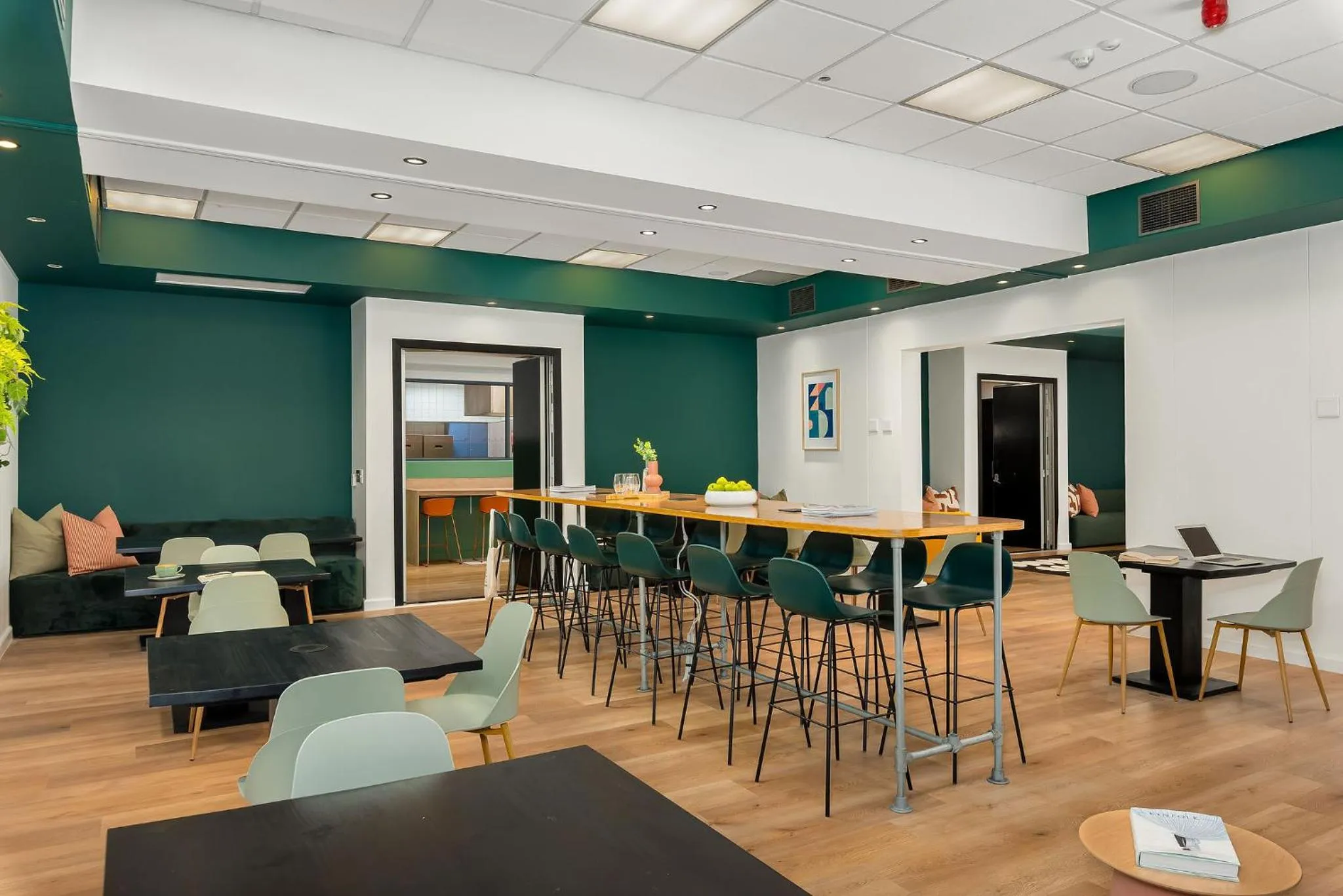 Communal lounge/ TV room in Neighbourgood Newlands