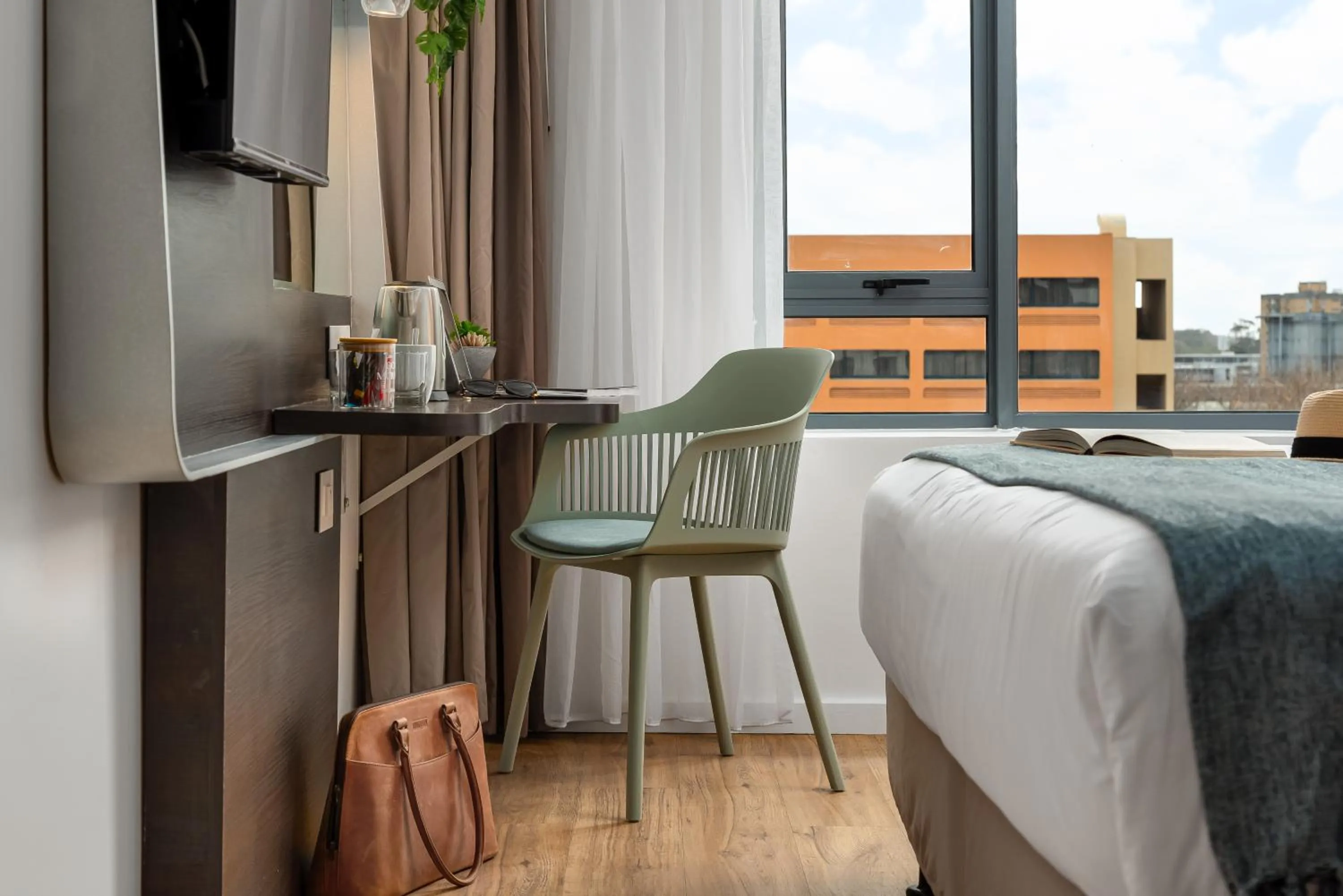 Bed in Neighbourgood Newlands