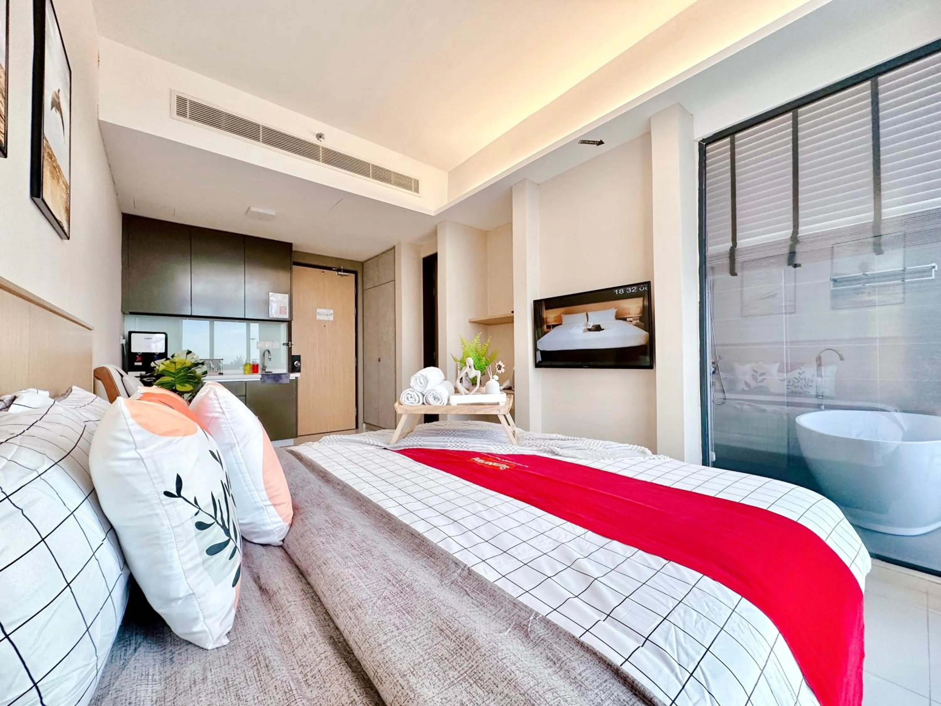 Bed in Alviv 99 Suites I Family Suite I 4-7 pax I 5minsMelakaCruise I JonkerSt