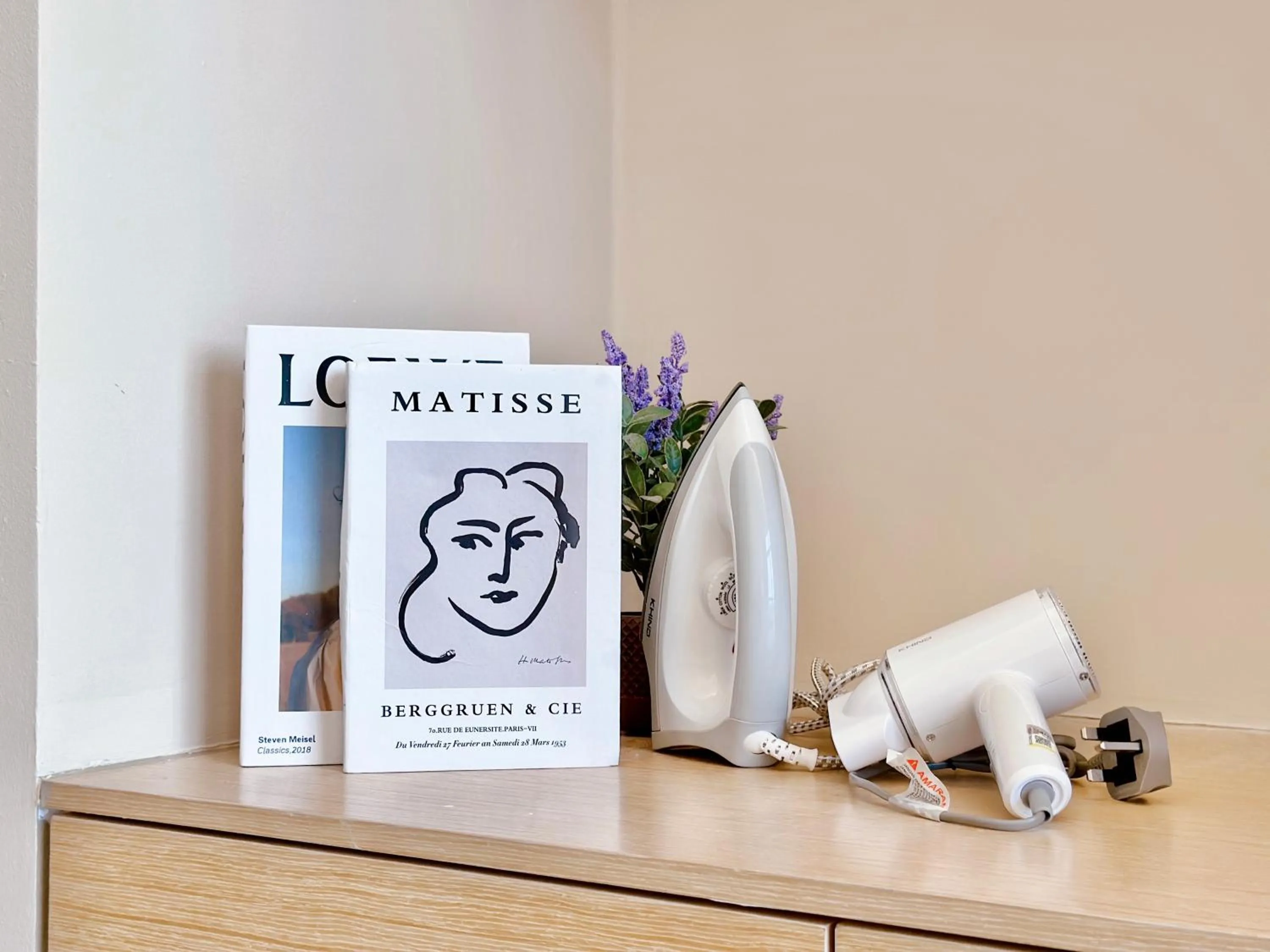 flat iron in Alviv 99 Suites I Family Suite I 4-7 pax I 5minsMelakaCruise I JonkerSt