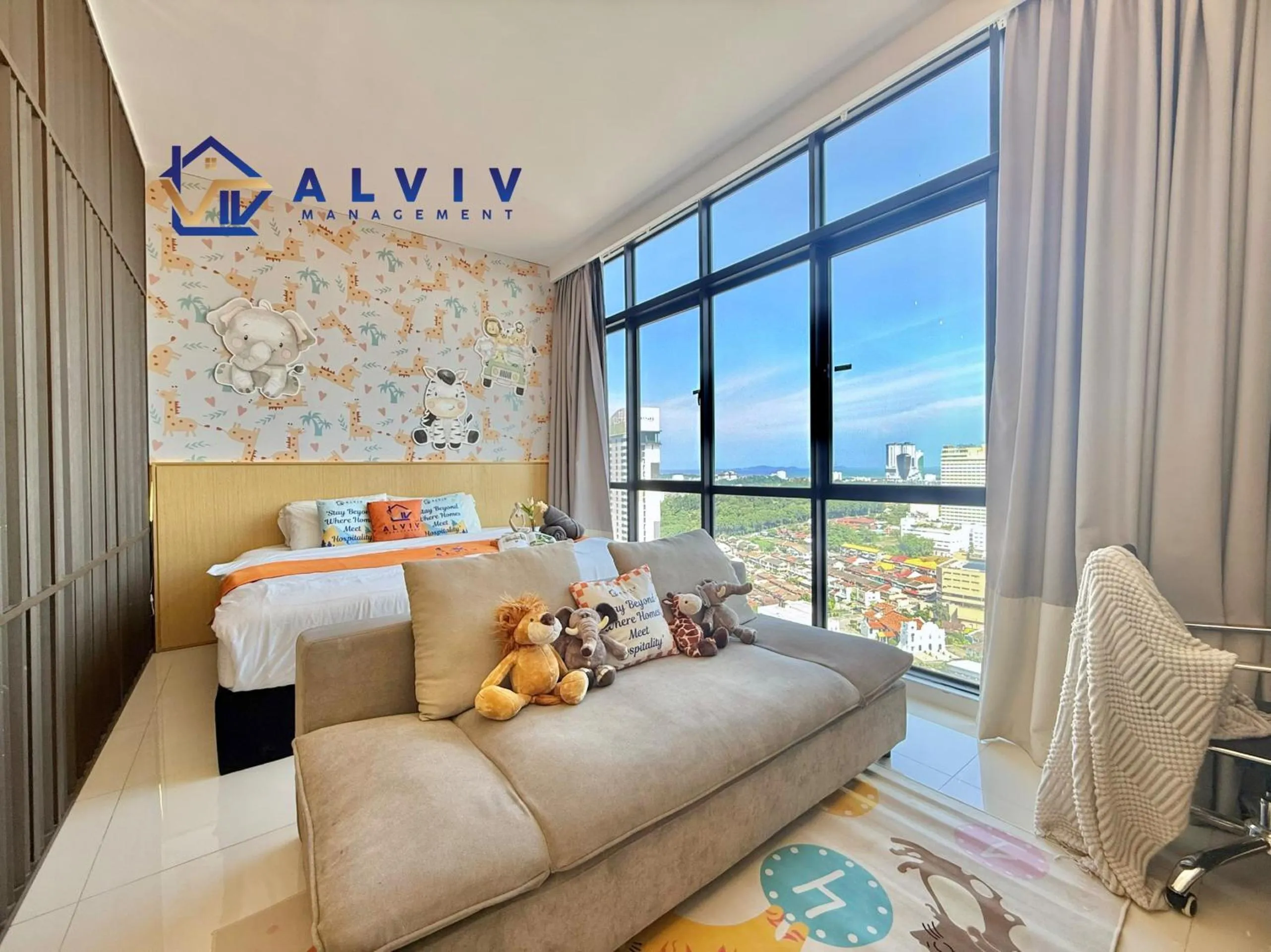 Seating area, Bed in Alviv 99 Suites I Family Suite I 4-7 pax I 5minsMelakaCruise I JonkerSt