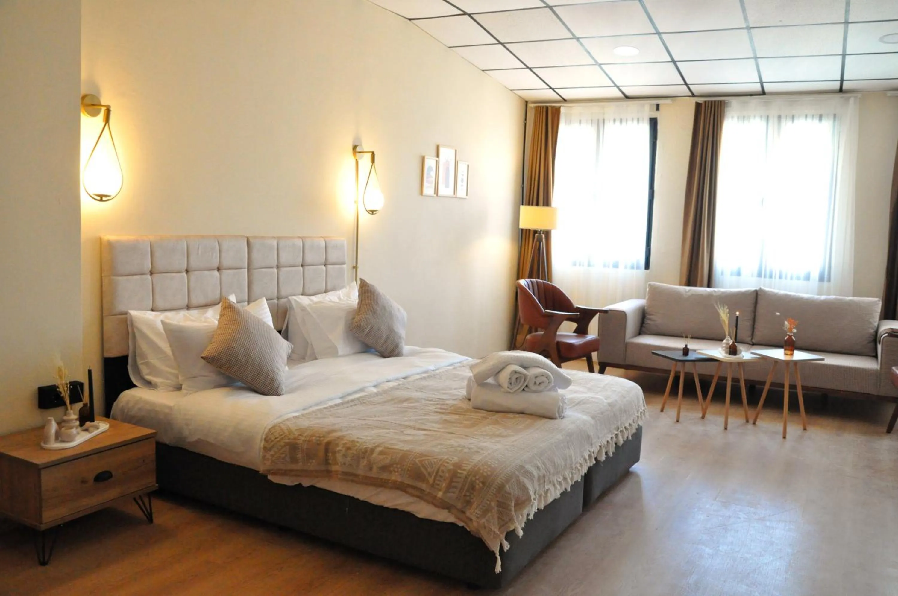 Photo of the whole room in Golden Door Hotel