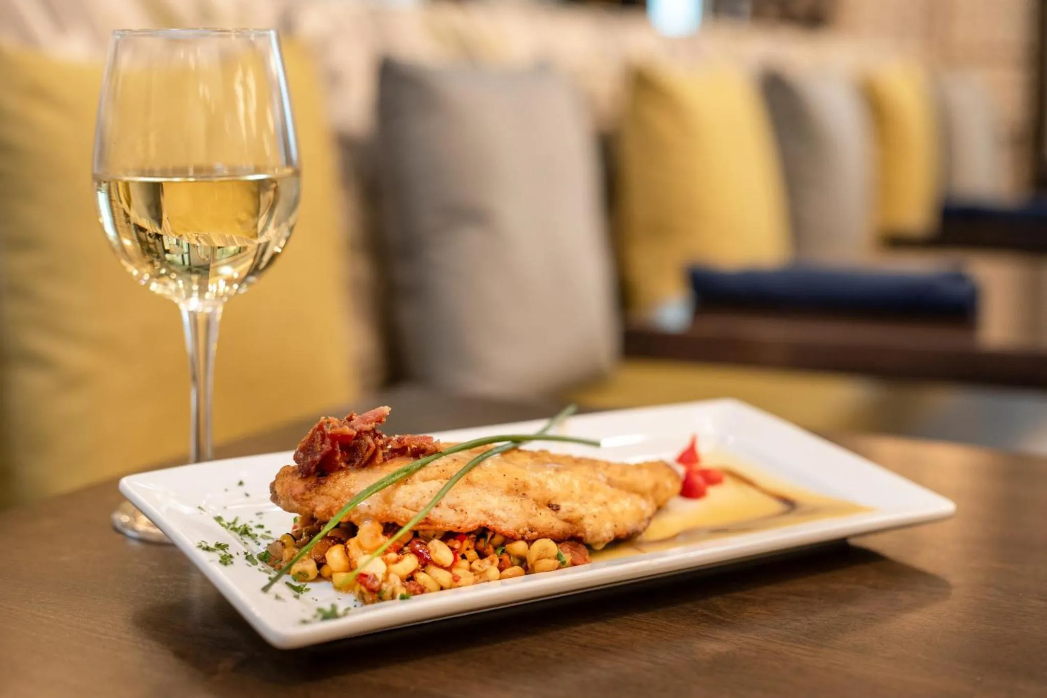 Restaurant/places to eat in Hotel Indigo - Panama City Marina by IHG