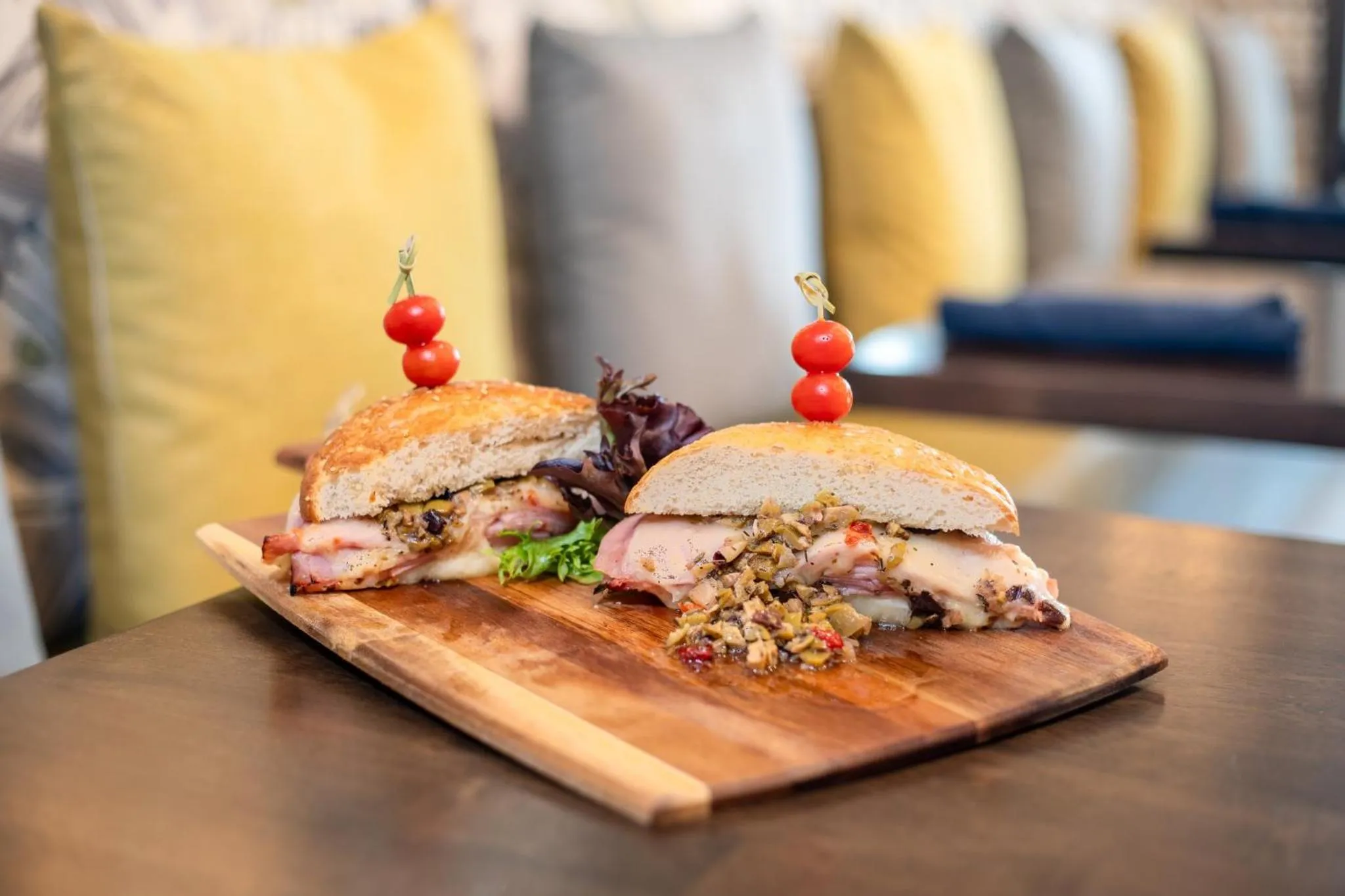 Restaurant/places to eat in Hotel Indigo - Panama City Marina by IHG