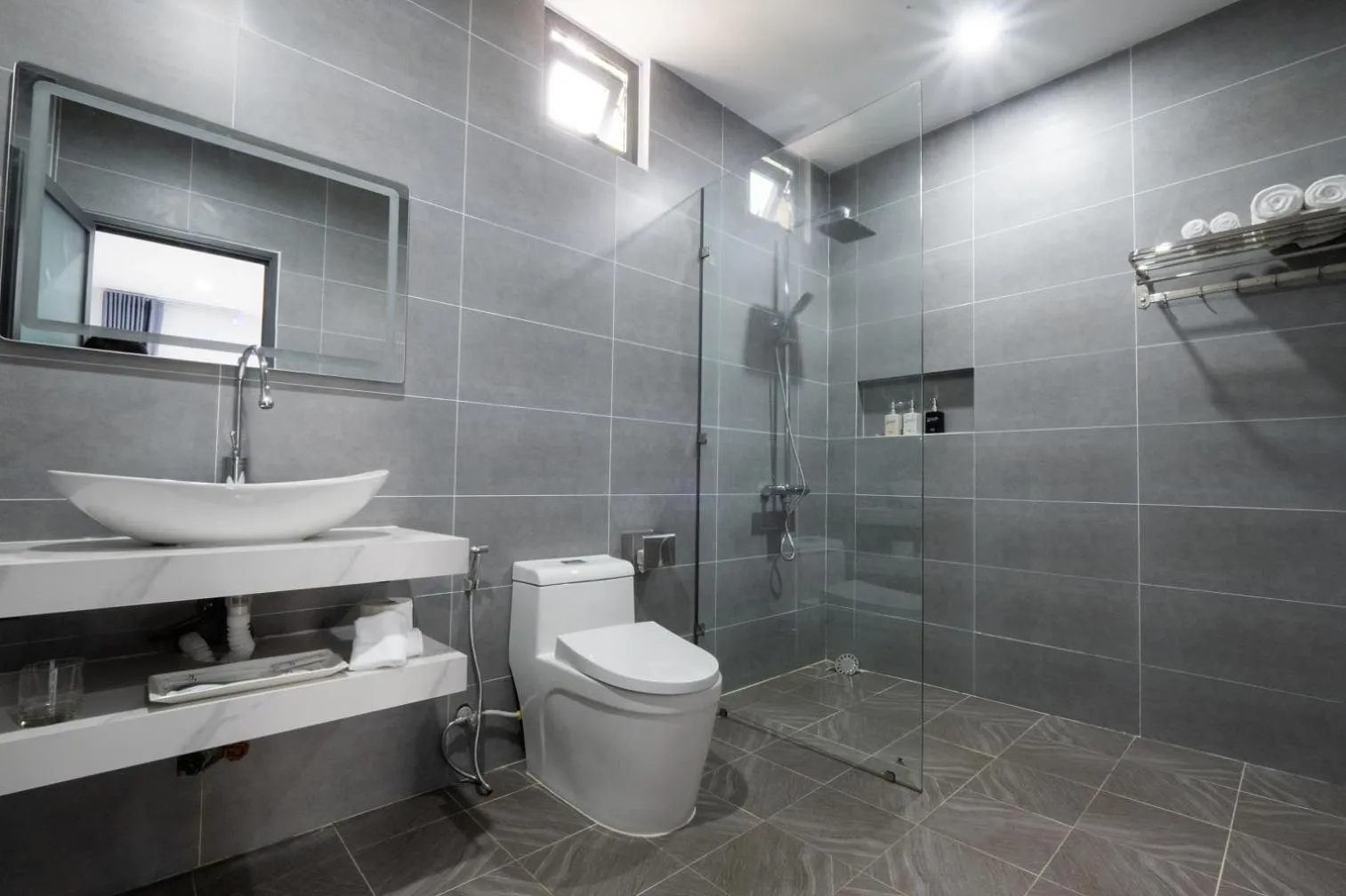 Bathroom in NatalieLe's Homestay